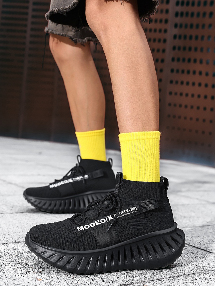Men's Lightweight Sneakers with Non-Slip Rubber Sole, Low-Top Dad Shoes for All-Day Comfort, Suitable for Fitness, Running, and Walking. Features Lace-Up Design, Durable Nylon Upper, Versatile for Casual and Formal Wear, Trendy and Stable Fit