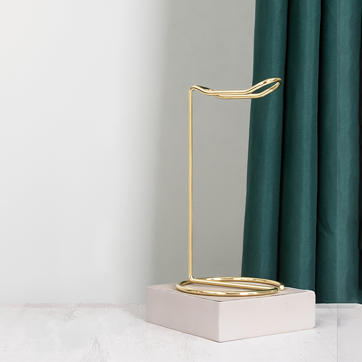 E-shop Ein luxuriöser Kopfhörerständer aus Metall, Schmuck-Display-Regal, Schmuckausstellung-Requisiten, geeignet für Ausstellungshallen, Fotografie,