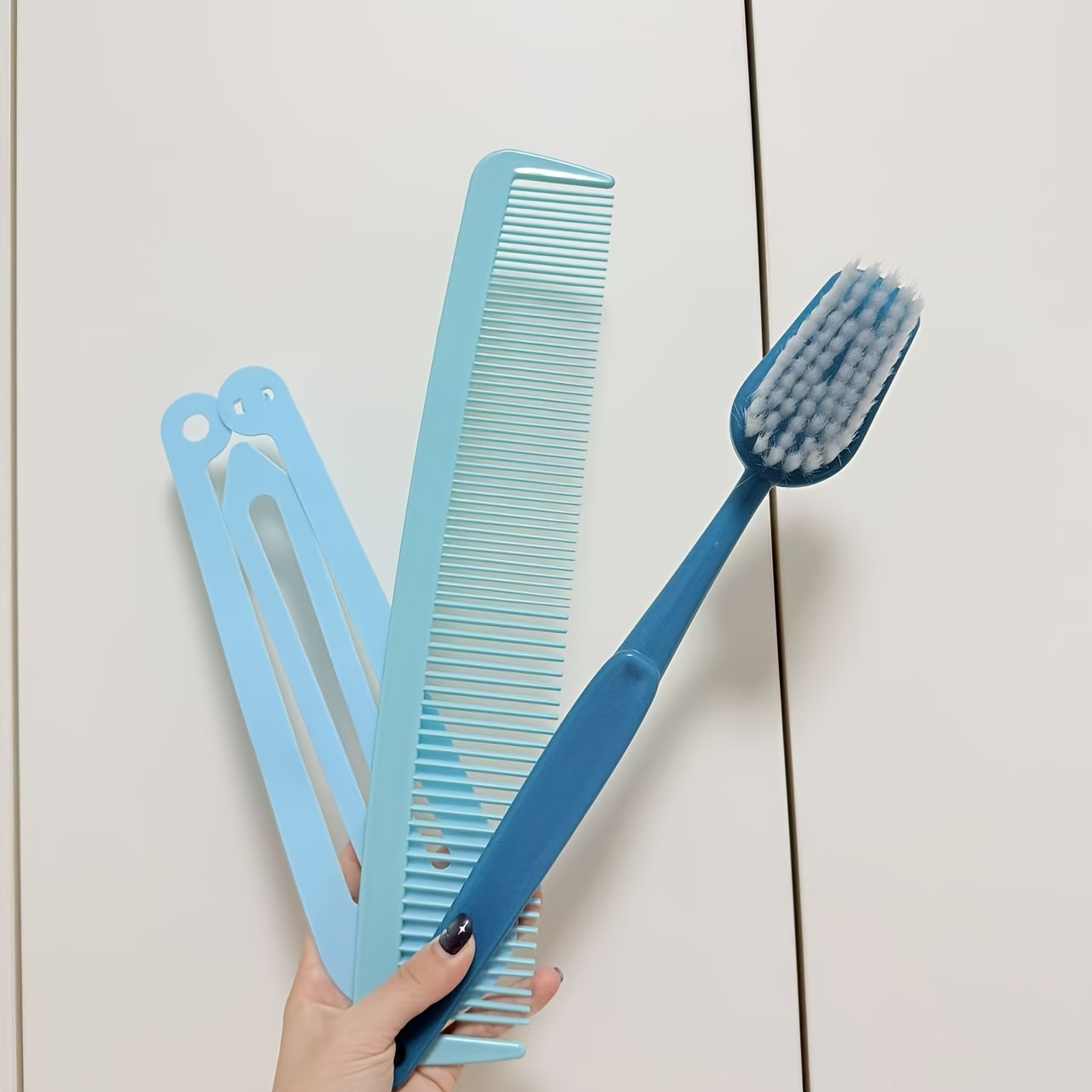 TEMU Ensemble de 3 pièces : Pince à cheveux bleue surdimensionnée + Peigne bleu + Brosse à dents bleue surdimensionnée, parfait pour les meilleurs