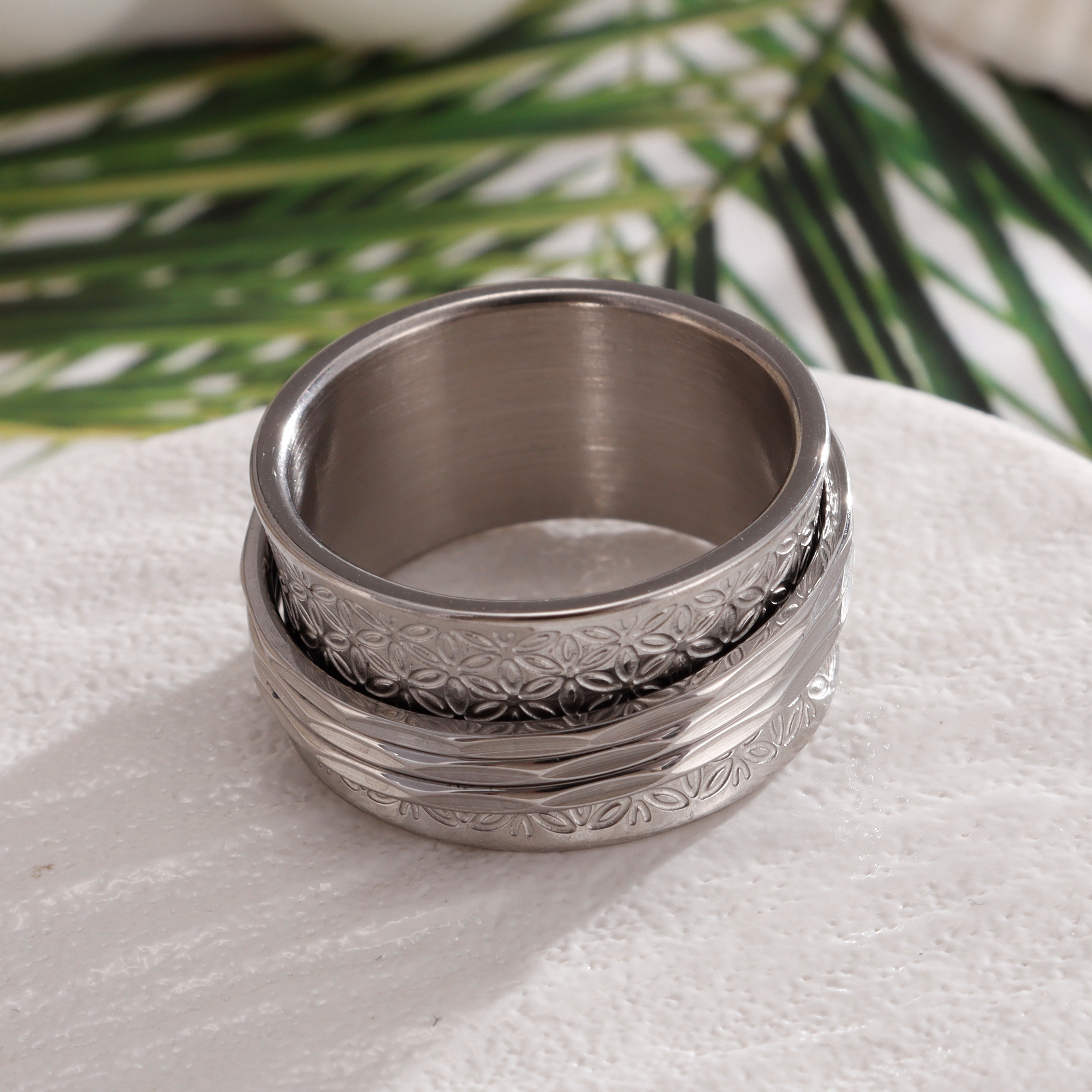 a stylish womens ring with a vintage rotating flower ring a stainless steel anxiety relief ring a unique snowflake rotating ring a meditation ring fashionable jewelry suitable for holidays yoga parties birthdays anniversaries etc Product details 4