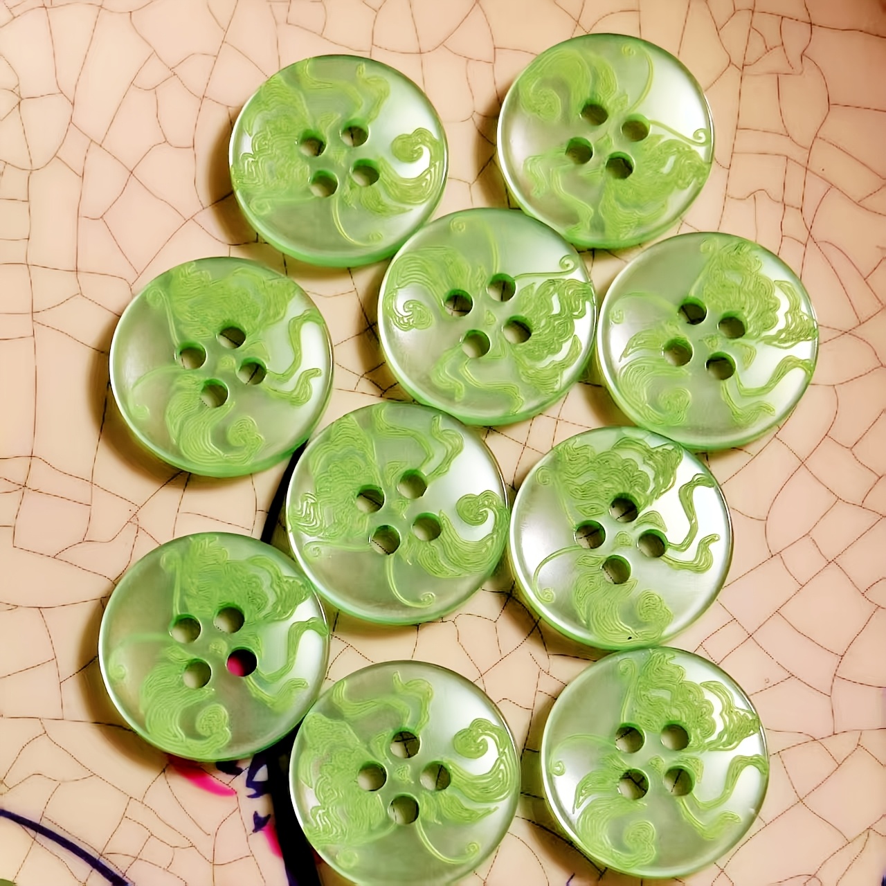 10pcs New Carved Resin Buttons Cloud Mist Frosted Cloud Pattern Circular 4-hole Buttons For Women's Coats And Jackets