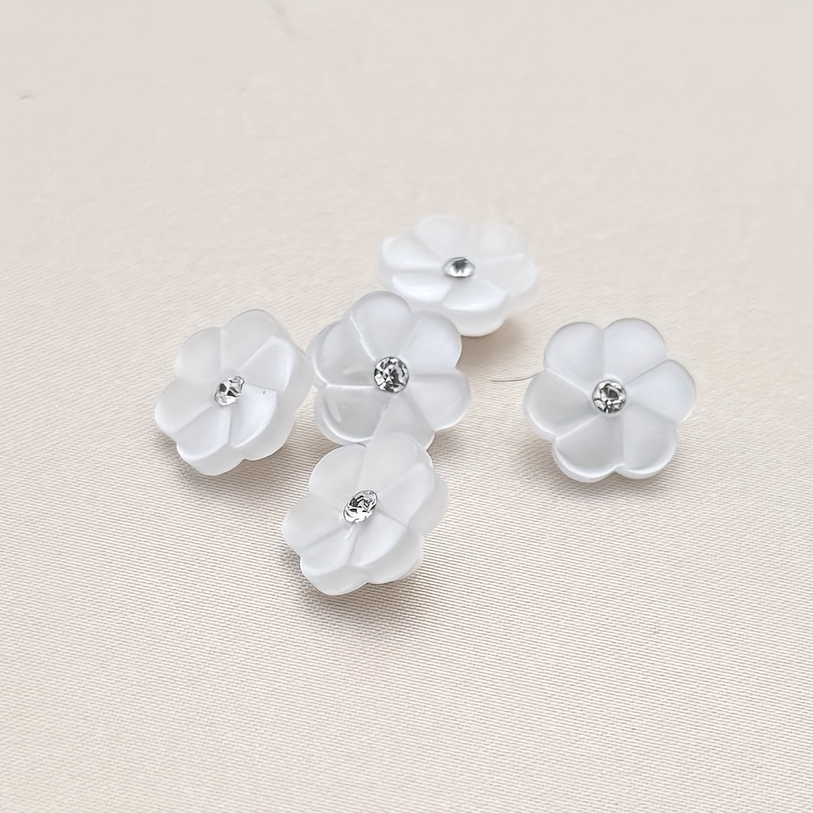 E-shop 10 Stück 12,5 mm Neue Harz Pflaumenblüten Knöpfe, Sechsblättrige Blume Dunkle Augen Nieten, Nähzubehör, Kleid Pullover Kleidung Ärmel Kragen