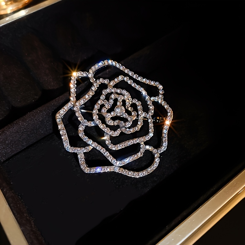 E-shop Modische und elegante hohle Strass-Camellienblüten-Brosche, atmosphärisches High-End-Rosenblüten-Corsage
