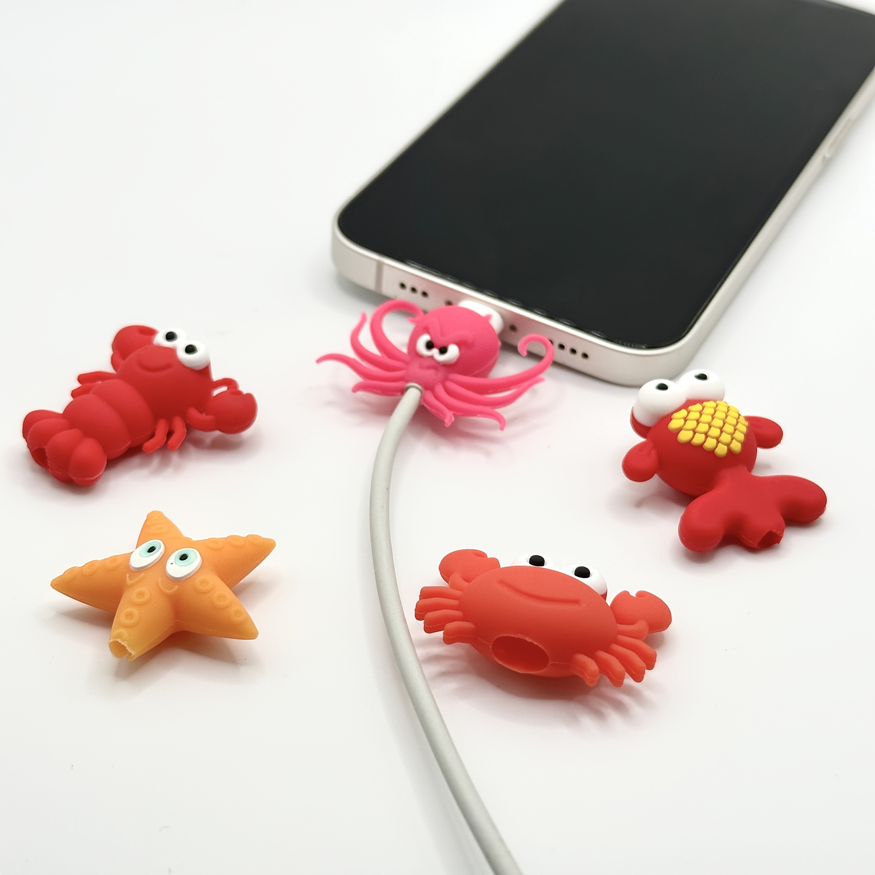 E-shop 5er-Set Niedliche Meeres-Tier Kabelschützer - Rote Krabbe, Seestern, Oktopus und Oktopus Designs für for iphone, for iPad und USB-Ladegerät -