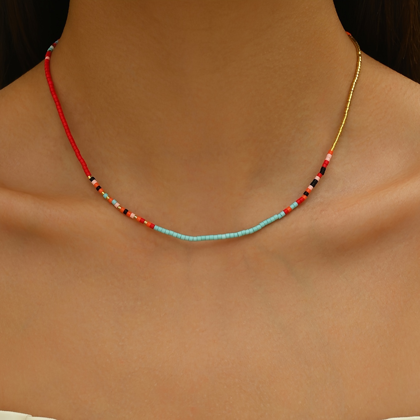 

Collier Coloré En Perles de Riz Dans Un Style Bohème Pour Des Vacances, Des Fêtes Et Des Spéciales. Idéal Cadeau D'.