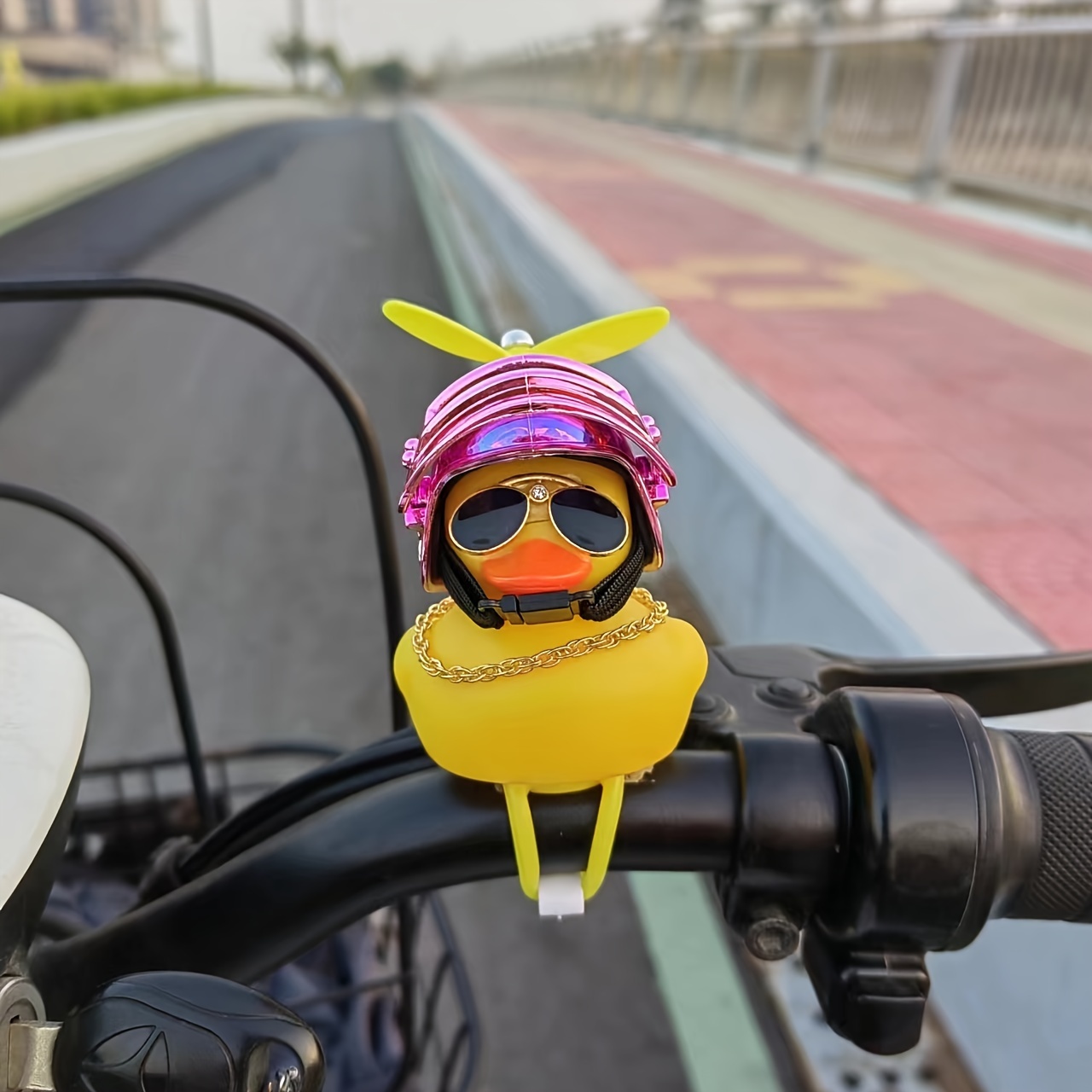 

Street Motor Scooter Handlebar Accessory, Pvc Duck Figurine With Reflective Helmet And Propeller - Universal Fit For Bike & Scooter