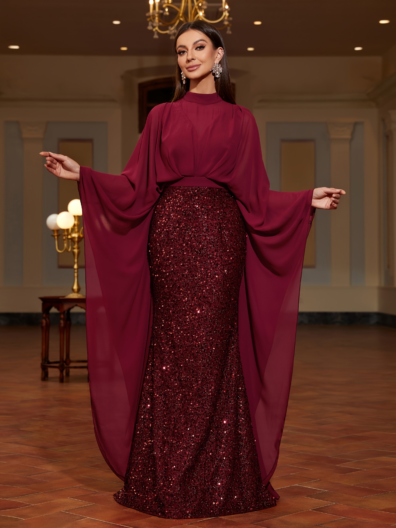 فستان أنيق من الترتر أكمام طويلة، رقبة عالية، فستان أحمر لامع بأكمام متدلية