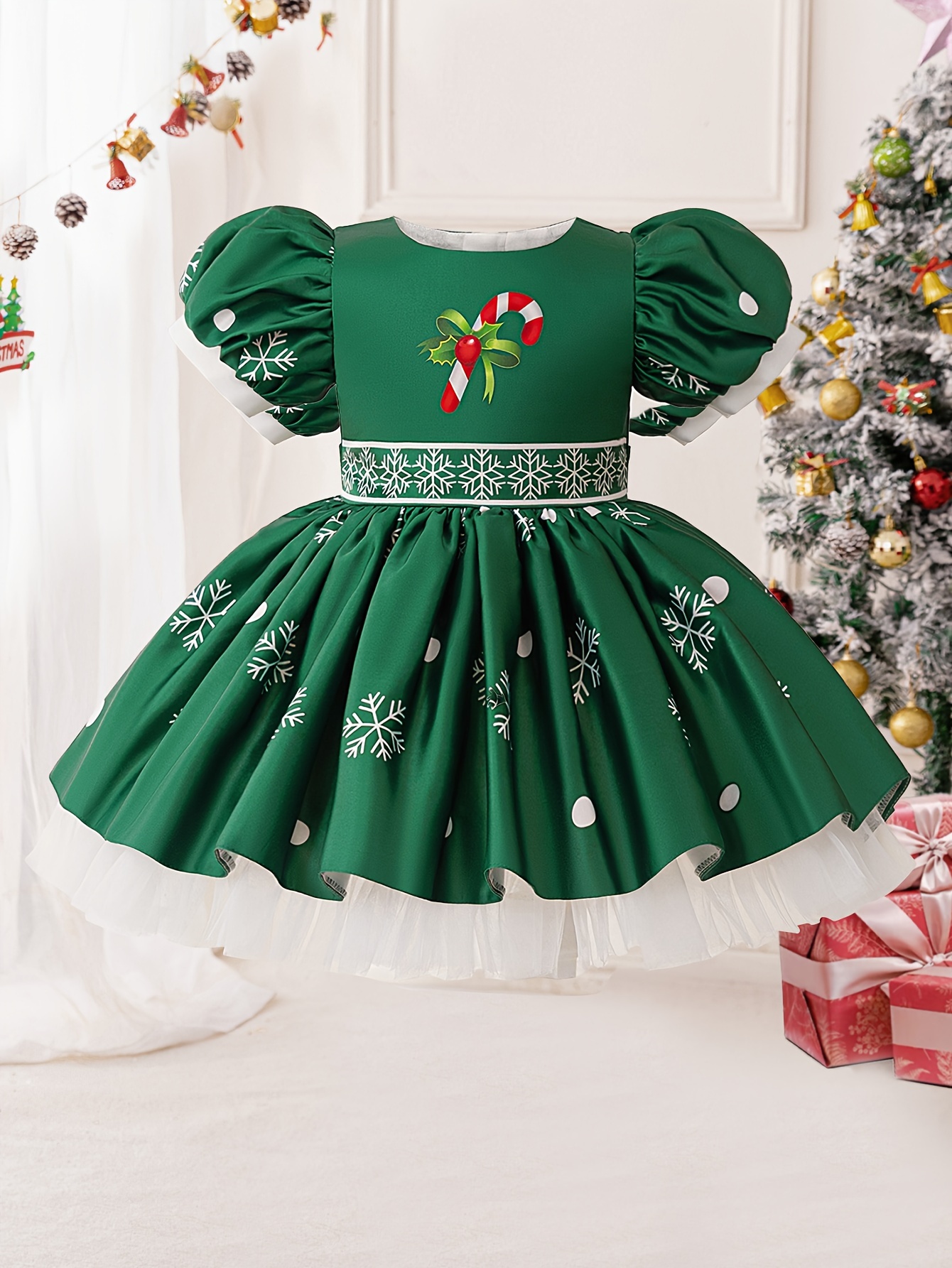 Green Christmas dress with snowflake print and puff sleeves