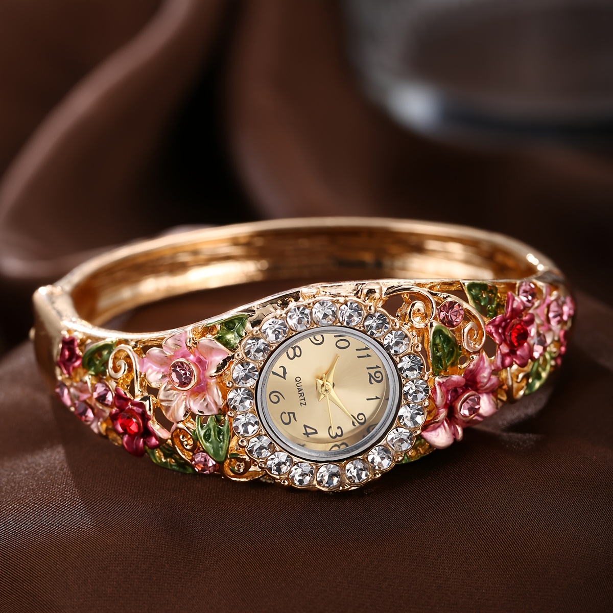Image of 1pc Floral Bracelet Style Ladies' Wristwatch, With Retro Embossed , Suitable For Daily Wear, Banquets And Appointments, And An Ideal Gift For Birthdays And Anniversaries