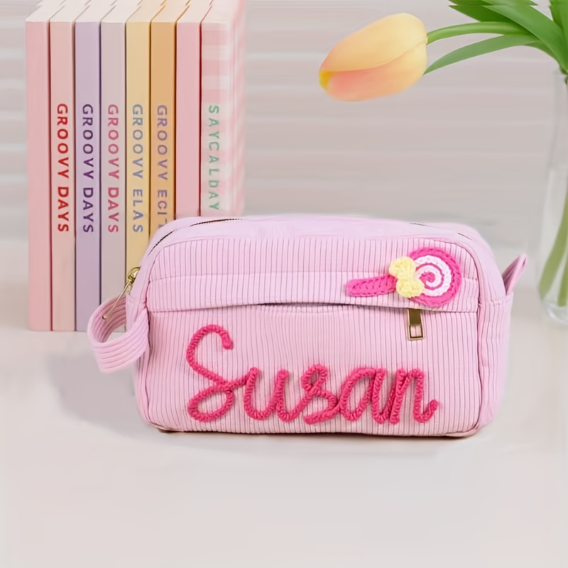 E-shop Personalisierte bestickte Federmappe mit kleinem Blumen-Namensstifthalter, Geschenk für sie zum Schulstart. Exquisites Schreibwaren-Etui –