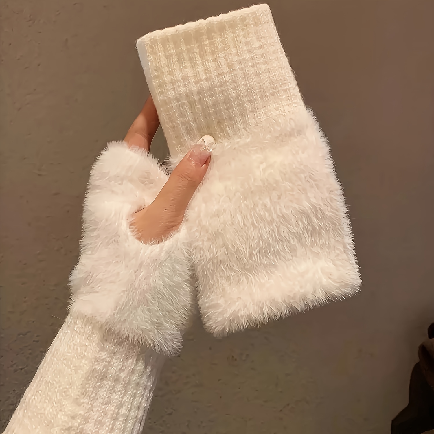 Soft & Warm Fingerless Gloves - Stylish Elegant Plush Splicing Knit Gloves for Autumn Winter with Coldproof Elastic Wrist Cover details 9