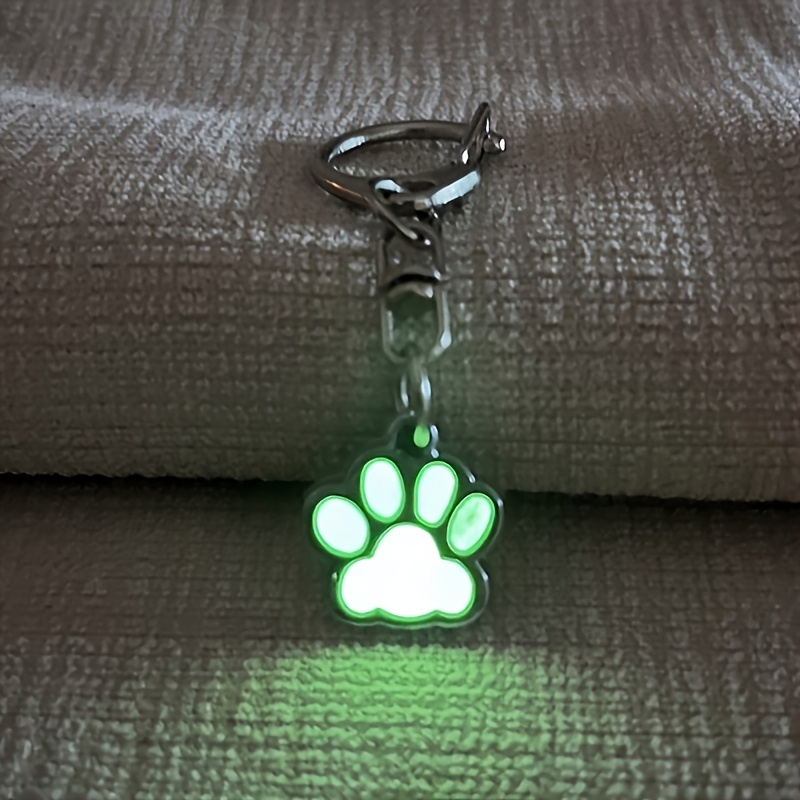 TEMU Llavero colgante con forma de pata de gato, 1 pieza - Llavero de aluminio con garra de , para decoración de auriculares o paquetes, regalo ideal