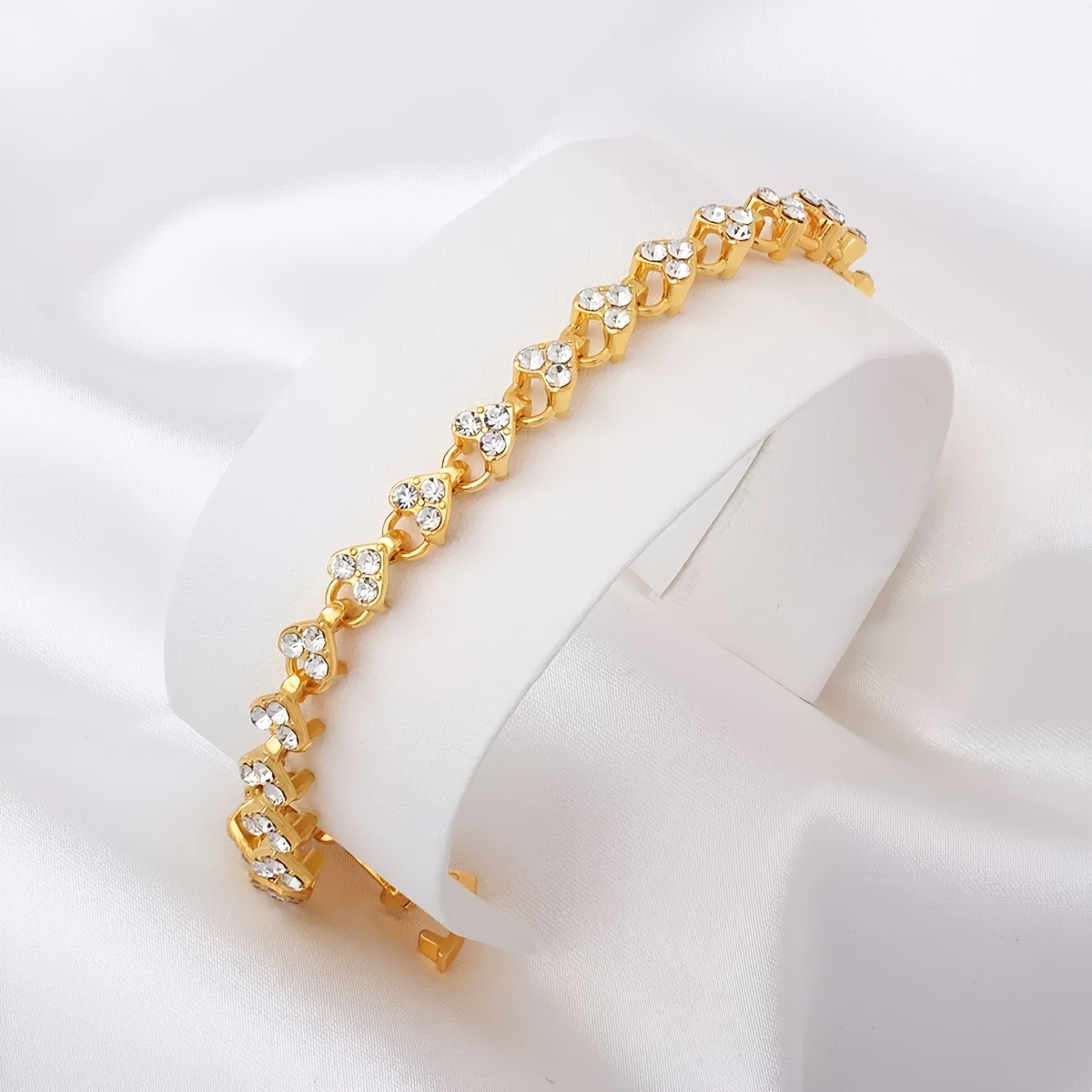 E-shop Luxuriöse High-End Herzförmige Deko-Armband, Damenarmband, Alltagskleidung, Einzigartiges Design, , Party, Hochzeit, Reise, , Musikfestival,