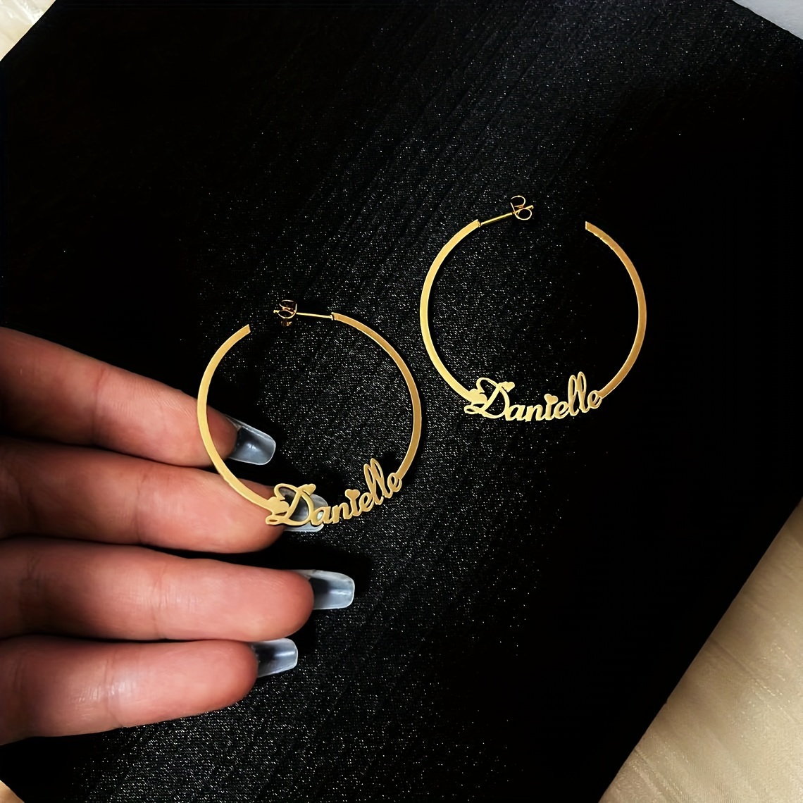 E-shop Personalisierbare 1 Paar Namens-Hoops Ohrringe Edelstahl 30MM Mode Einfache Ohrringe Personalisierte Namens-Ohrringe Damen Beliebte Schmuck