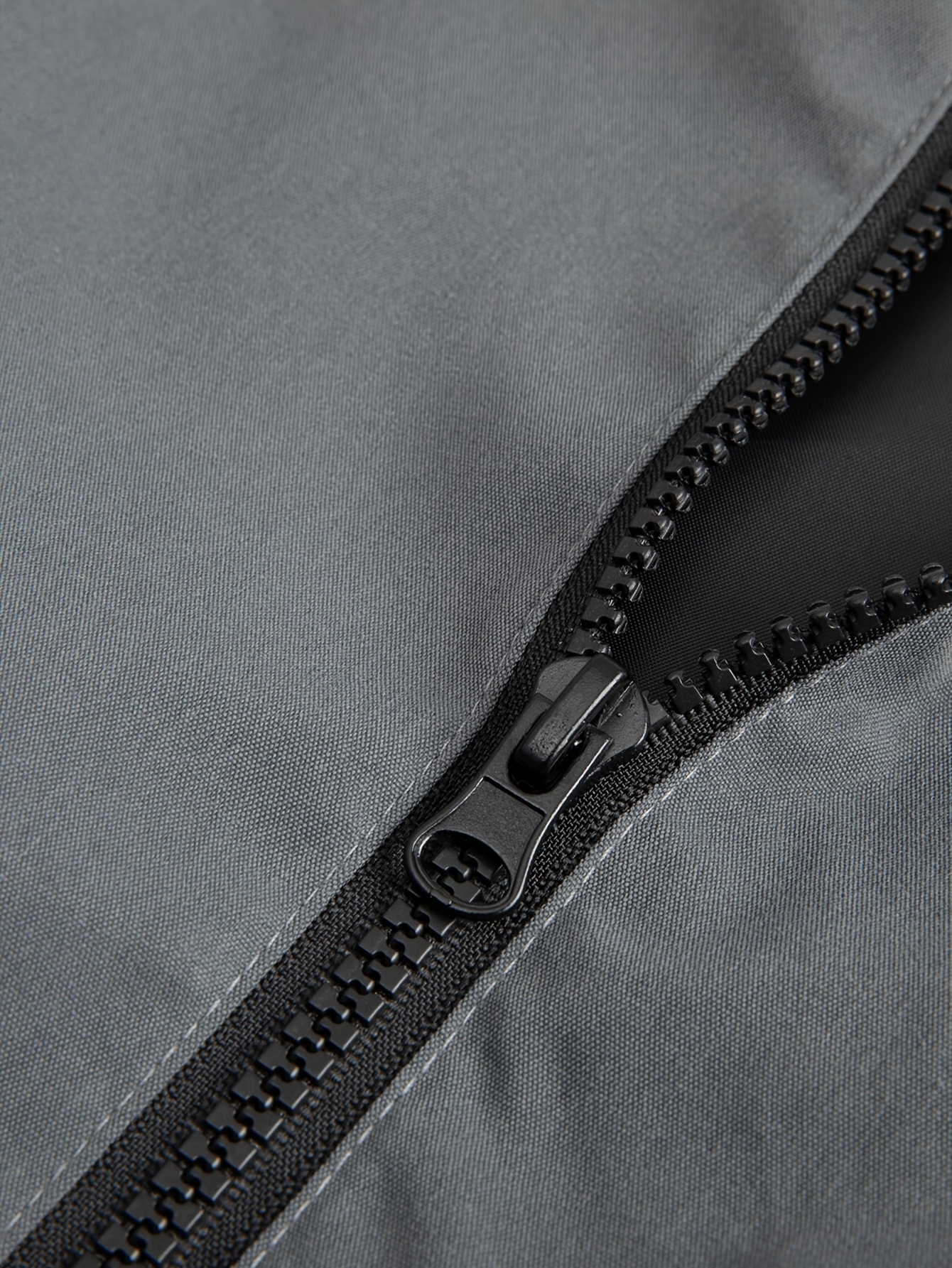 Chaqueta ligera transpirable para hombre con capucha ajustable y cordón, bolsillos grandes, cierre de cremallera, abrigo casual largo para uso diario, citas, viajes, esencial para primavera y otoño, chaqueta rompevientos, abrigo de primavera, estilo minimalista, tela duradera