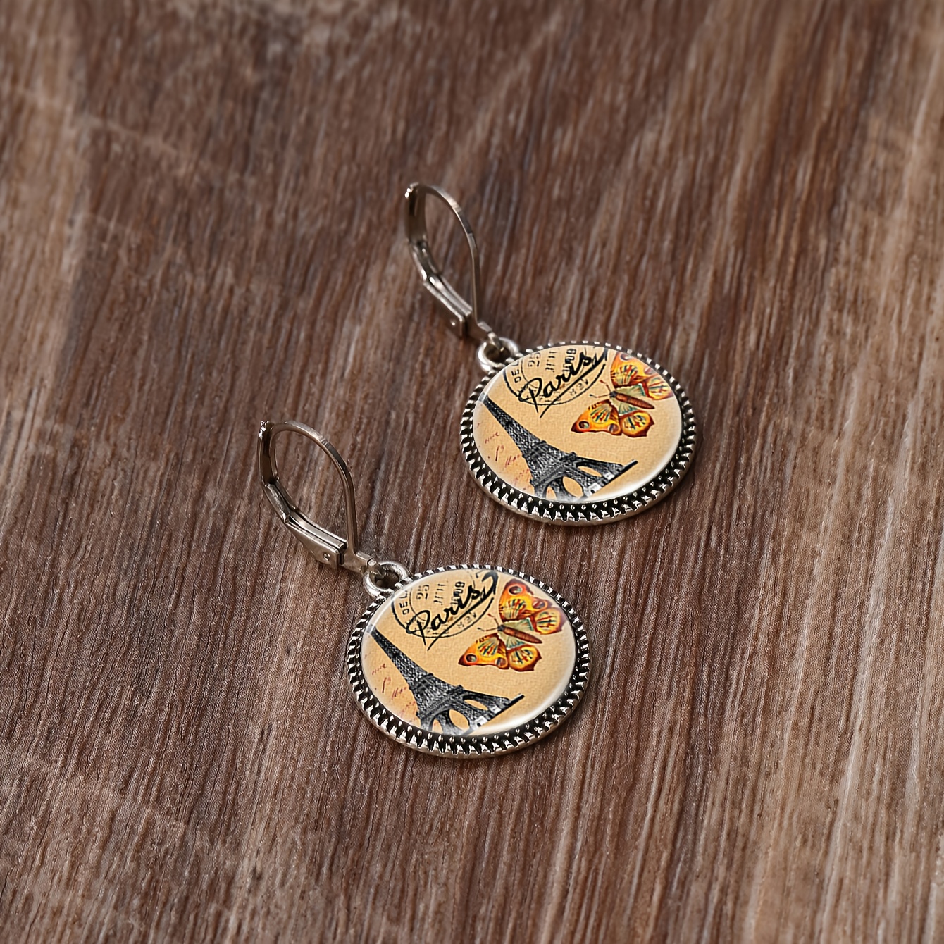 3pcs Eiffel Tower & Butterfly Round Badge Jewelry Set