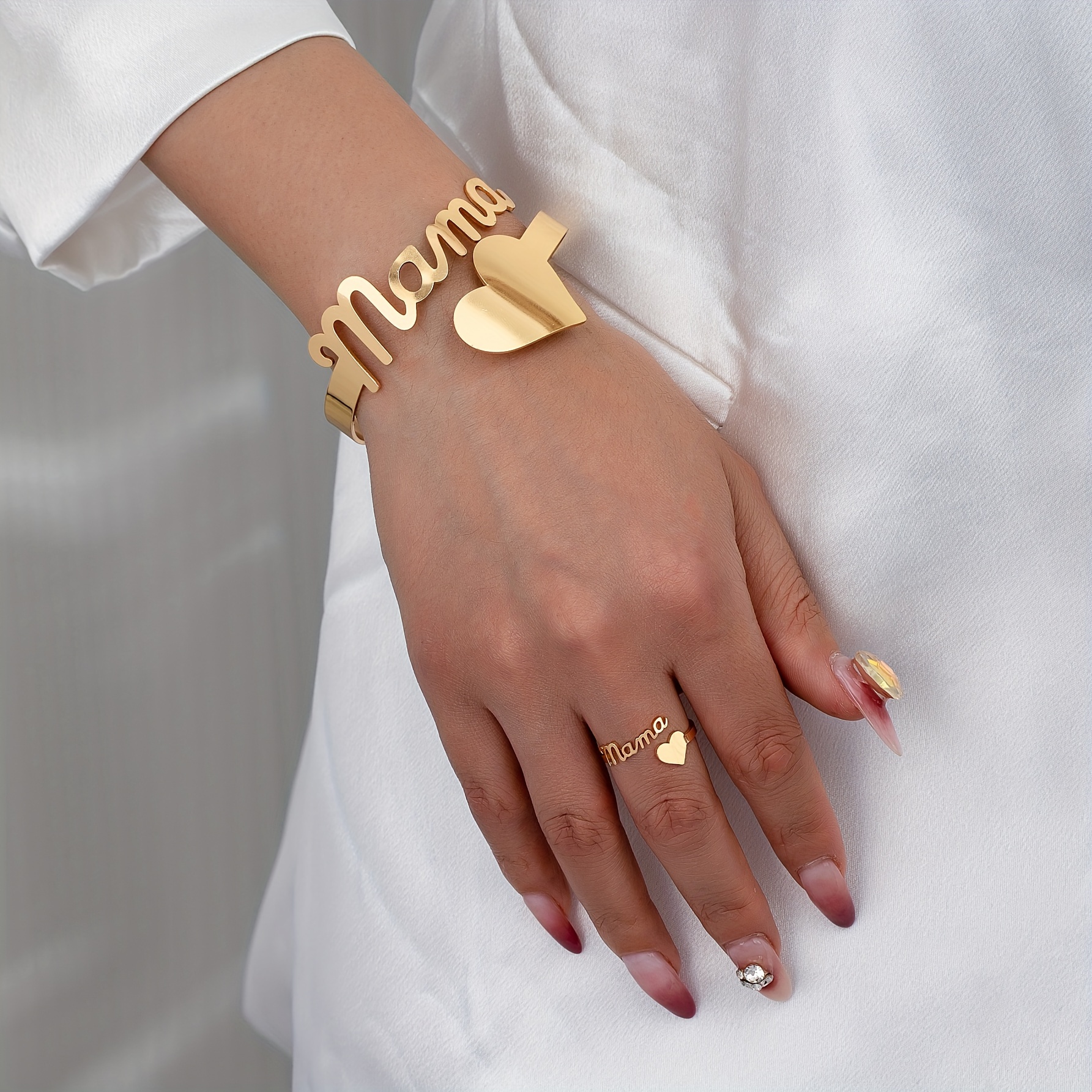 

Chic Mother's Day Love Heart Ring & Bangle Set - Alloy, Perfect For Casual Attire Or Vacation - Ideal Gift For Mom