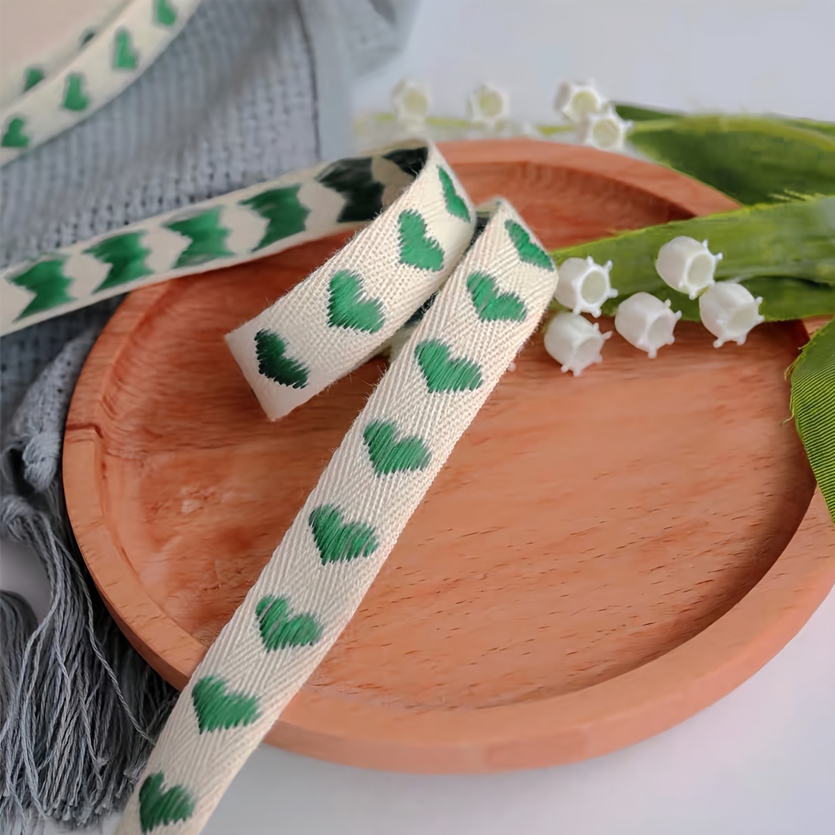 1pc Heart-Shaped Embroidered Ribbon, 3 Sizes, Polyester Gift Wrapping Satin Ribbon for Bouquets, DIY Crafts, Clothing, Headwear, Decorative Accessory for Christmas, Thanksgiving, New Year, Valentine&#39;S Day, Universal Holiday Use - No Battery Required, Featherless