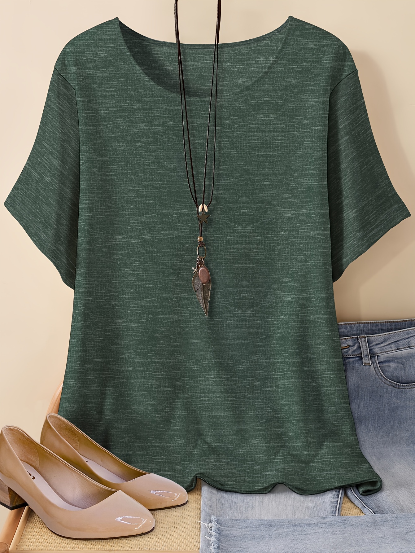 Plus Size Basic Solid Crew Neck T-Shirt, Casual Short Sleeve T-Shirt For Spring & Summer, Women's Plus Size Clothing