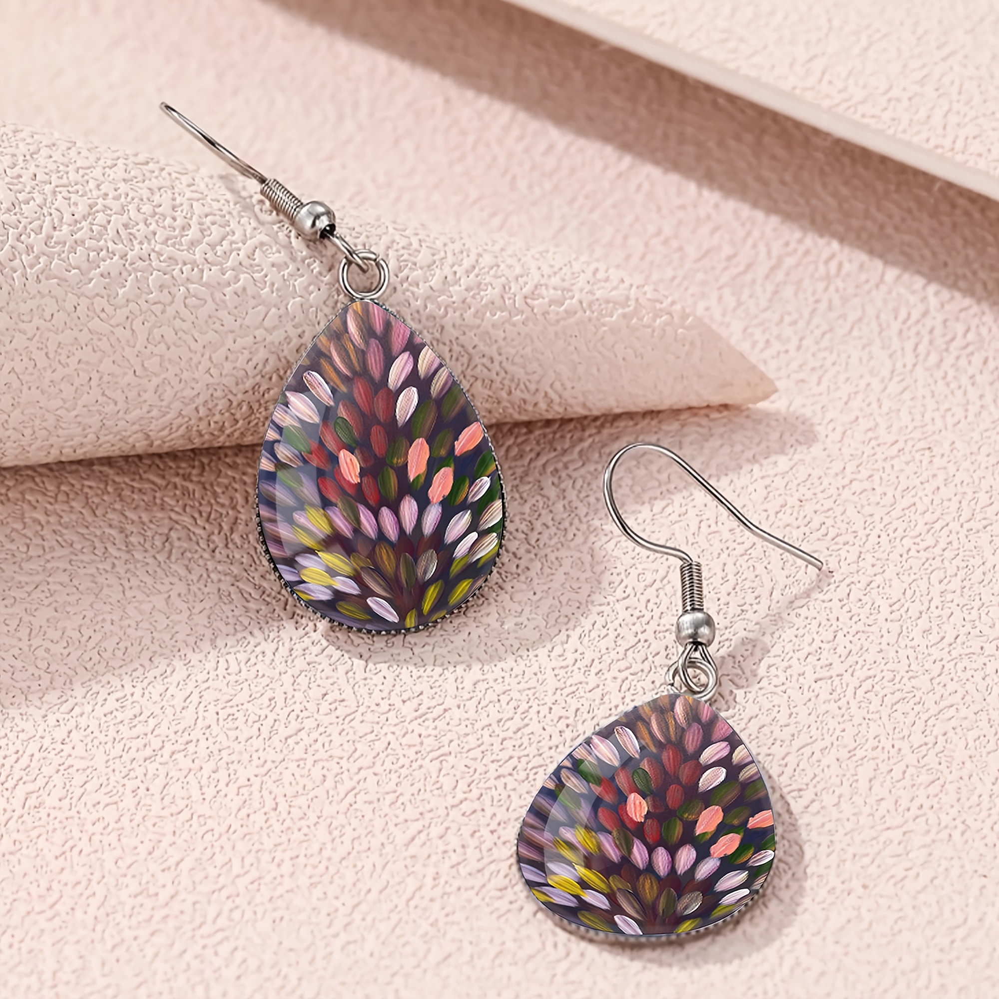 Women's Brushstroke Leaf Pattern Teardrop Earrings
