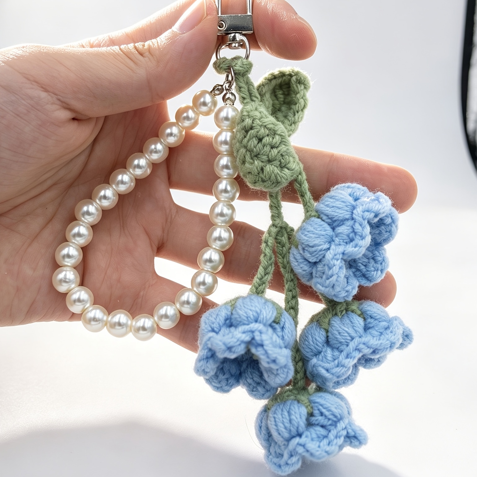 TEMU 1 de lindo llavero de cadena de perlas tejido con 4 llaveros de flores de , llavero de estilo bohemio, adecuado para adornos de bolsos de ropa,