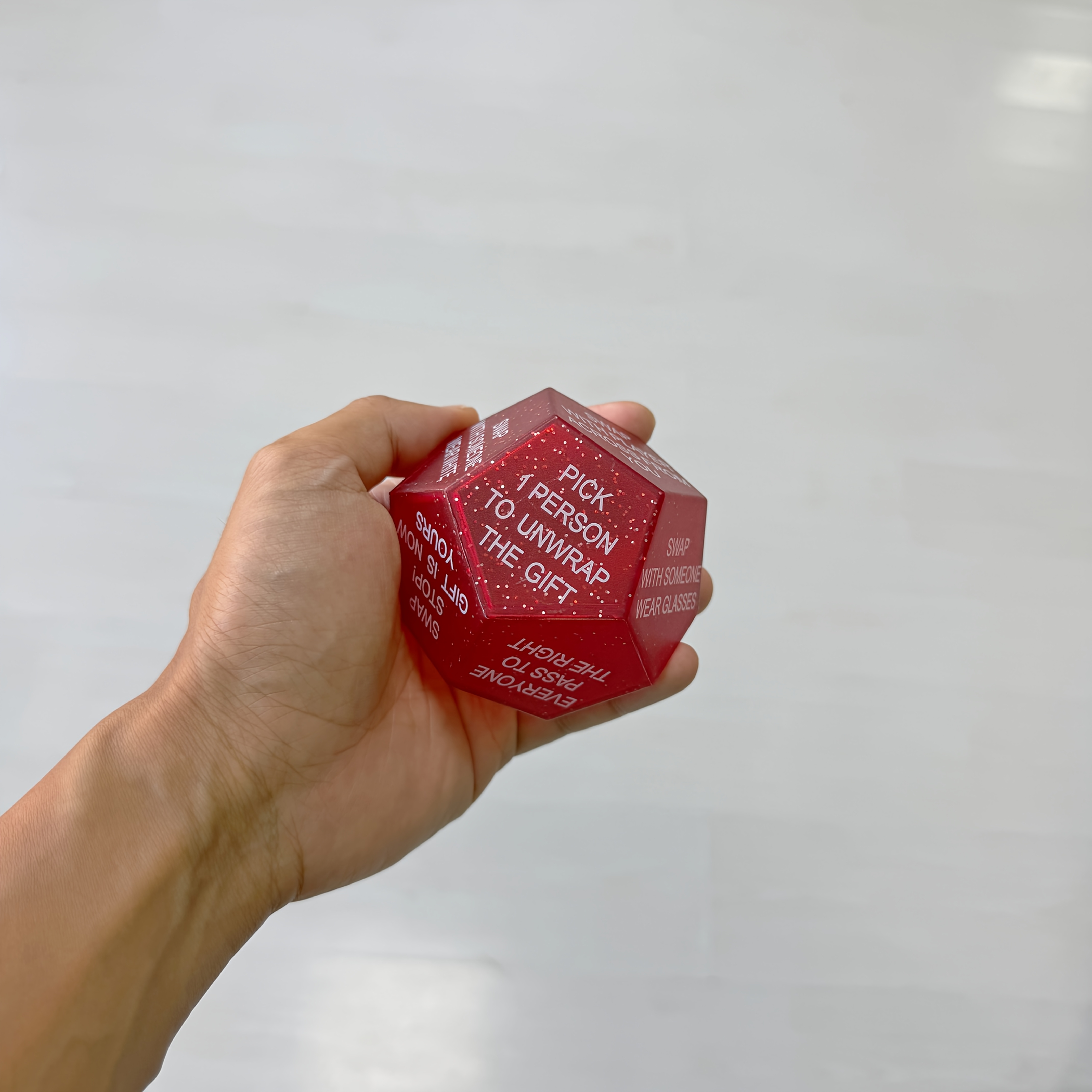 TEMU Sparkling 12-sided Gift Exchange Dice Suitable For Holiday Parties, Christmas Stocking Stuffers With Numbered Sides For Snowflake Game & Santa