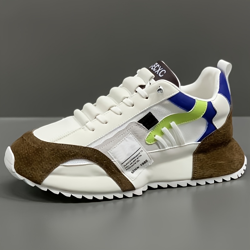 [Baskets] Chaussures de course sur route pour hommes disponibles en cinq couleurs, avec une coupe confortable et une augmentation de la hauteur visible. Ces chaussures de sport populaires conviennent à diverses occasions et à toutes les saisons, parfaites pour les activités de plein air et les entraînements.