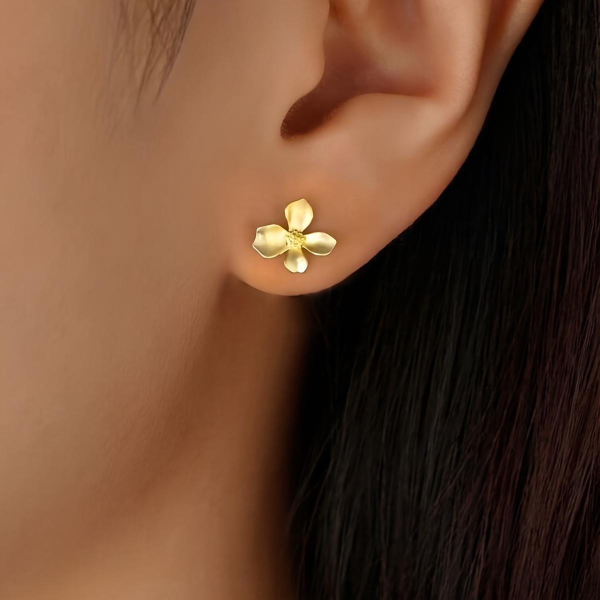 Women's Vintage Flower Stud Earrings — Everyday Wear
