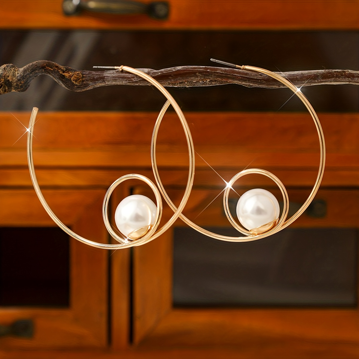 Image of A Pair Of European And Minimalist Creative Niche High-end Round Stud Earrings Suitable For Women' Wear And Parties