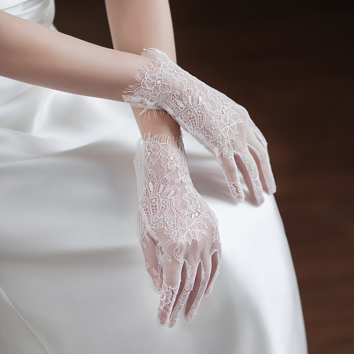 E-shop Kurze schwarze und cremefarbene Spitzenhandschuhe für Brautpaare, einfach und elegant, für Sommer- und Hochzeitsfotografie