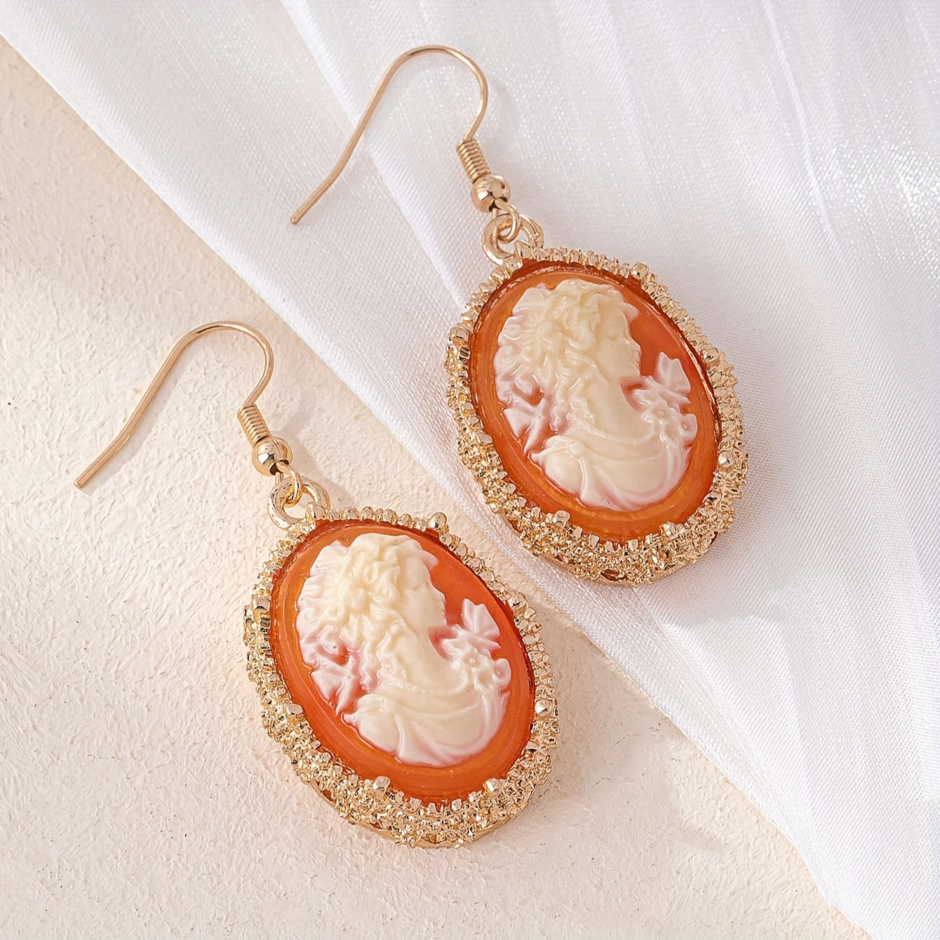 TEMU A Pair Of Fashionable, Minimalist And Women's Embossed Earrings