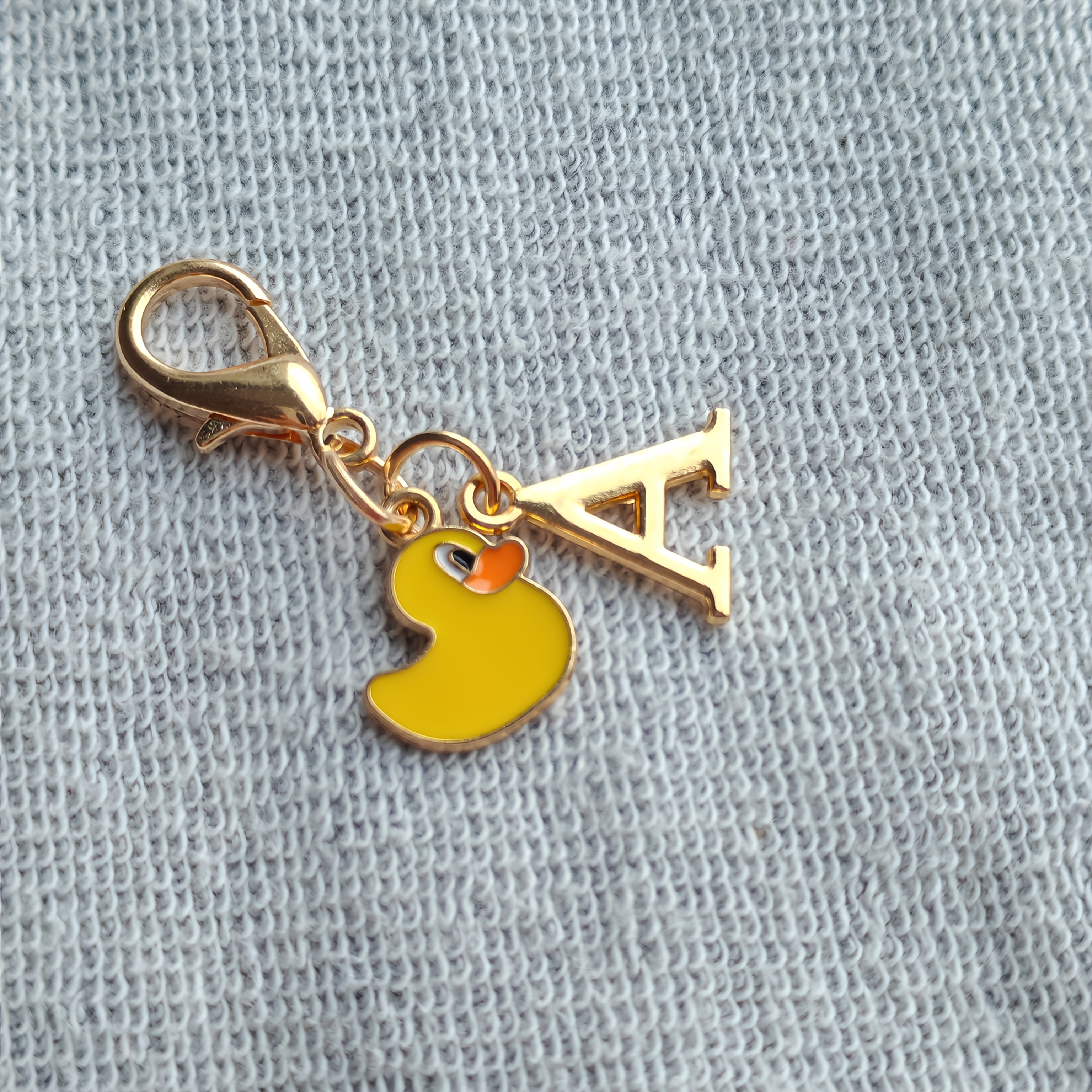 TEMU Llavero de 1 pieza con forma de pequeño y con colgante A-Z, llavero de 26 del inglés. Adecuado para llaves, carteras y adornos de bolso - un
