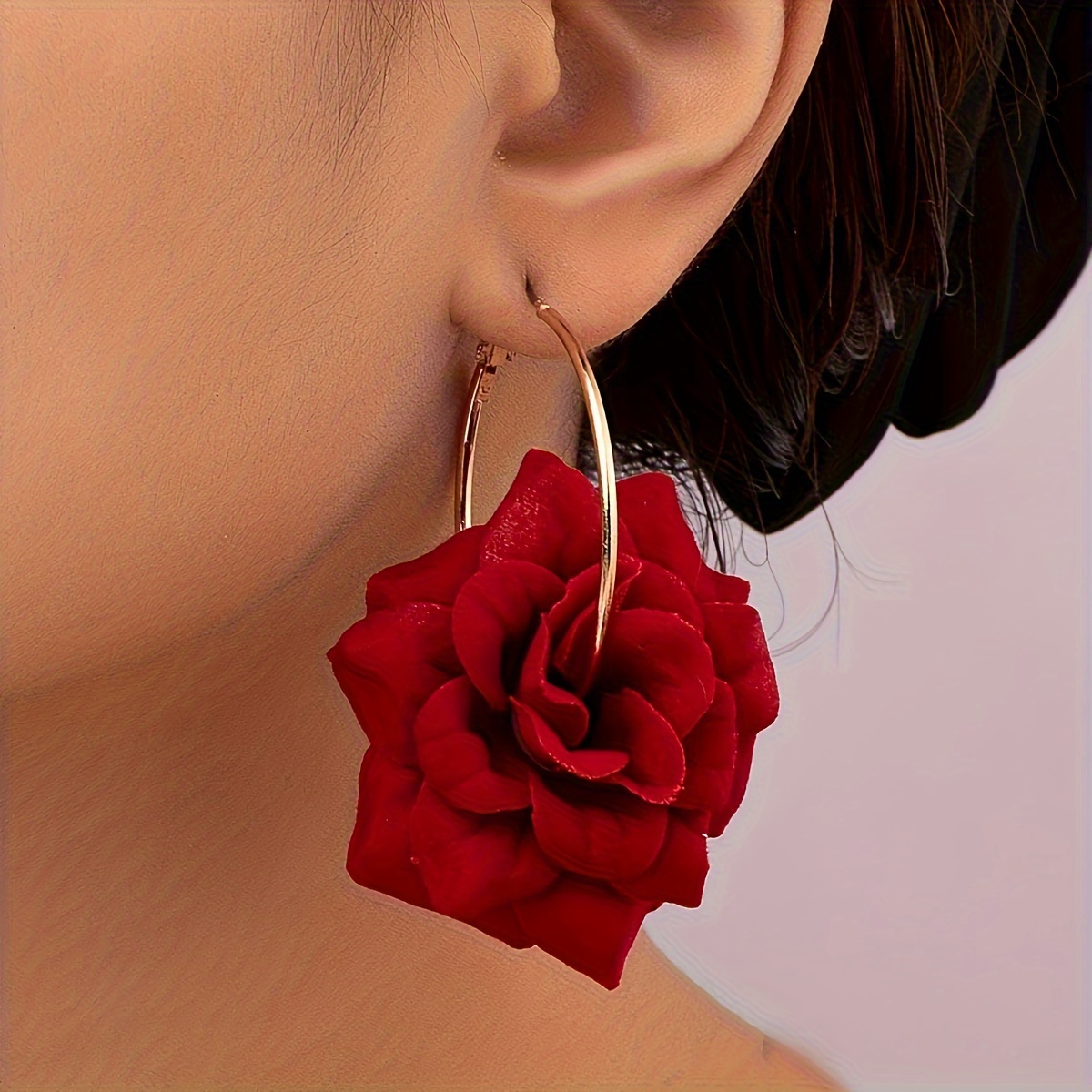 

1 Paire de Boucles d'Oreilles Créoles à Fleurs de Rouges Vives , Exquises, Élégantes et Douces les Tenues de Fêtes