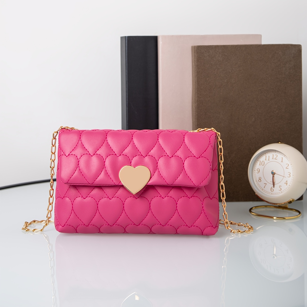 Image of Elegant Heart-shaped Clasp Bag, White Pure, , Pink Romantic, Suitable For Commuting And Shopping, Showcasing Unique Charm, Pu Material, Non-washable, Fashion Bag From Guangzhou, Bag Shape