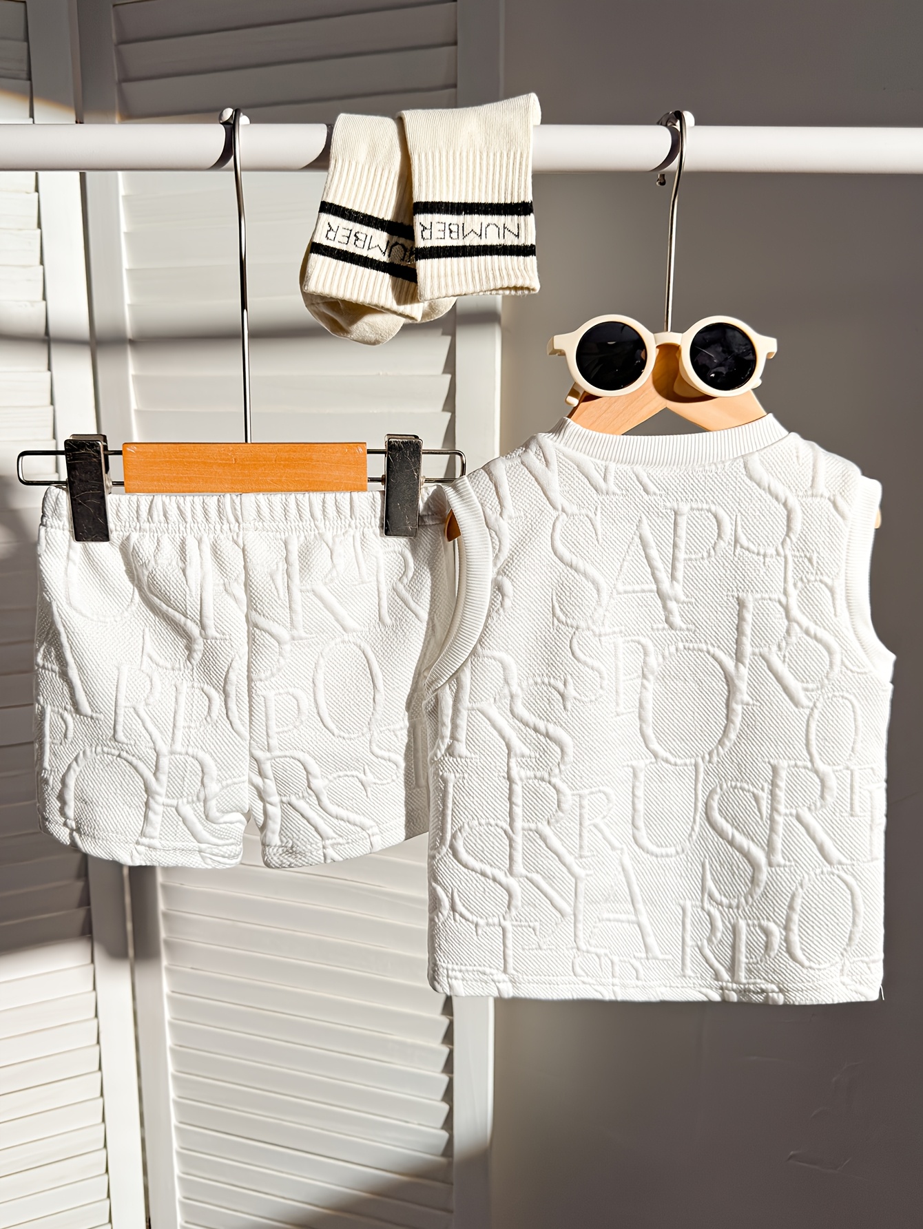 2pcs Set of Baby Boys' Casual Sports Cutout Letter Pattern Fabric Vest And Shorts, Summer Wear Suitable for Outdoor Activities