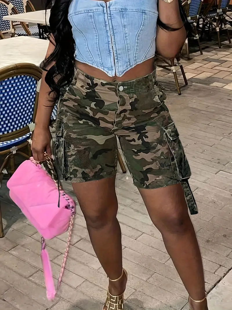 Vakkest Women's Camo Cargo Shorts - High Waisted, Jogger Style, Casual Summer Shorts With Pockets