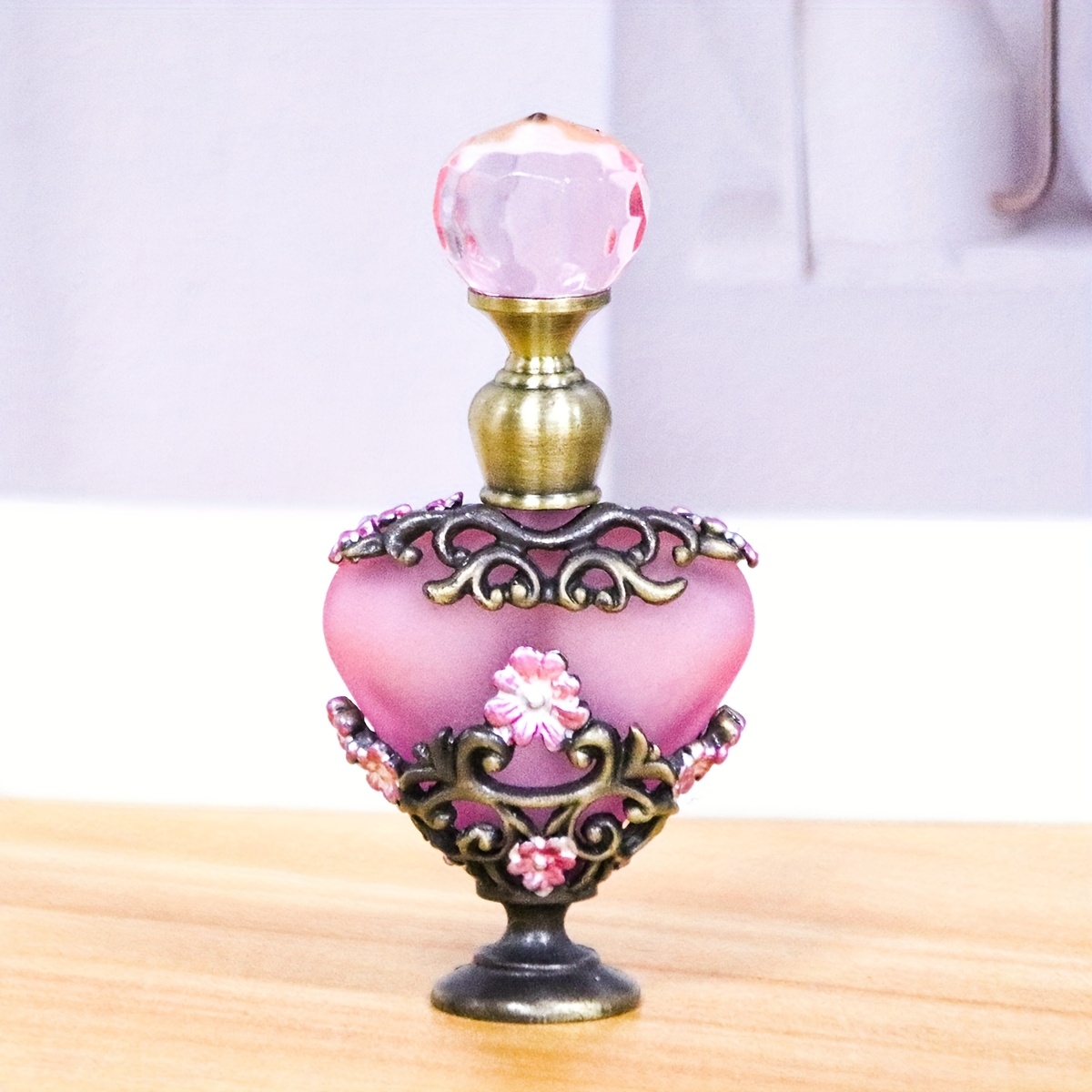 TEMU A 4ml Vintage Crystal Heart-shaped Perfume Bottle, Refillable Empty Container Essential Oil Dropper Bottle, Home Decor, Room Decor, Wedding