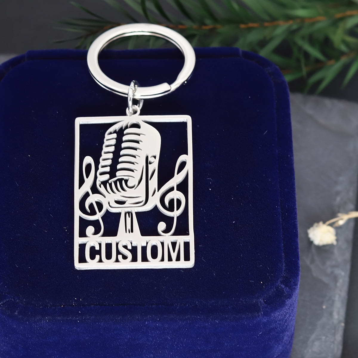 E-shop Personalisierter Musiknoten-Mikrofon Schlüsselanhänger mit individuellem Namen, Edelstahl Anti-Verlust Schlüsselkette, Persönlich Gravierte