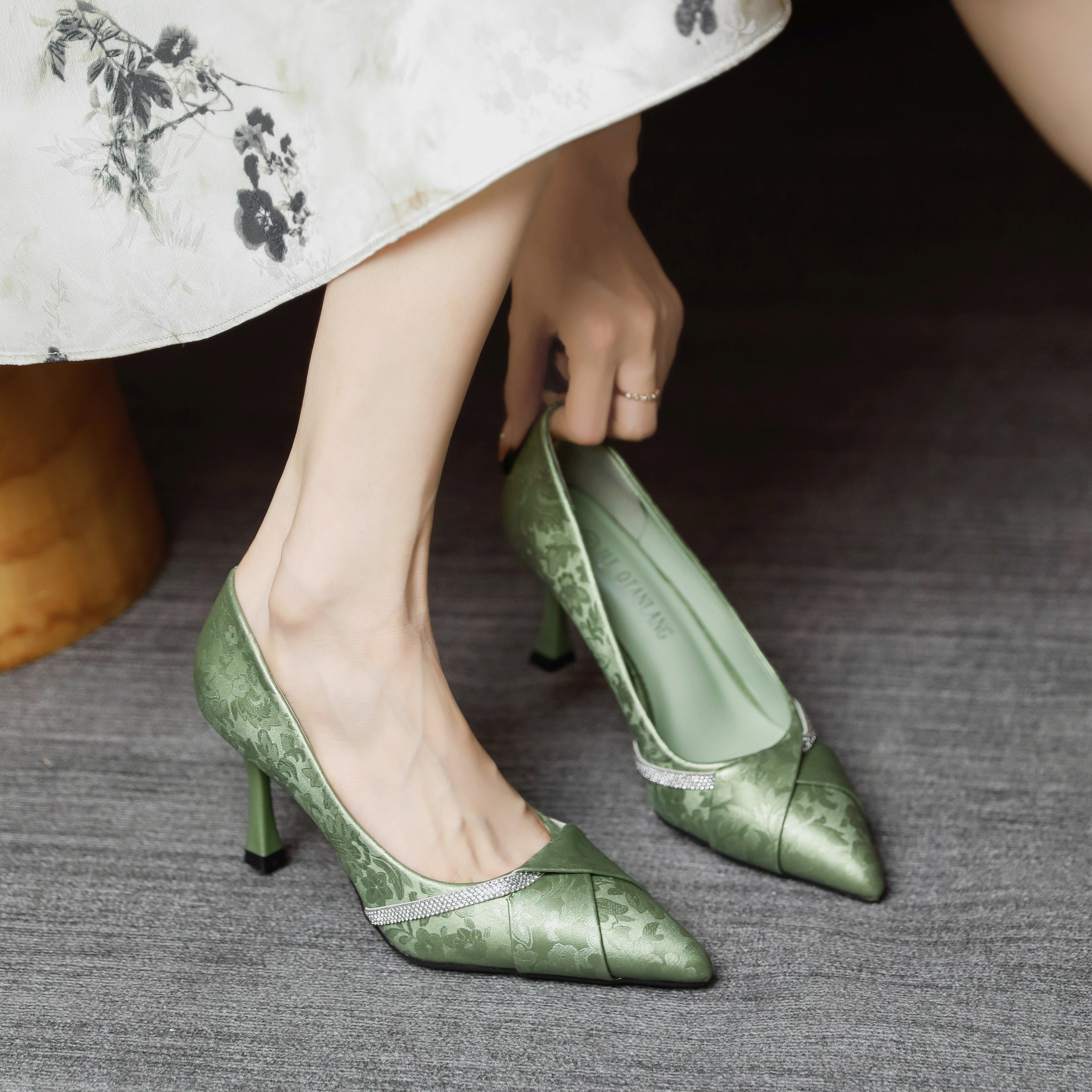 Tacones Altos de Punta Afilada con Estampado Floral Elegante para Mujer  Zapatos de Tacón de Aguja Versátiles y Cómodos con Cubierta de PU