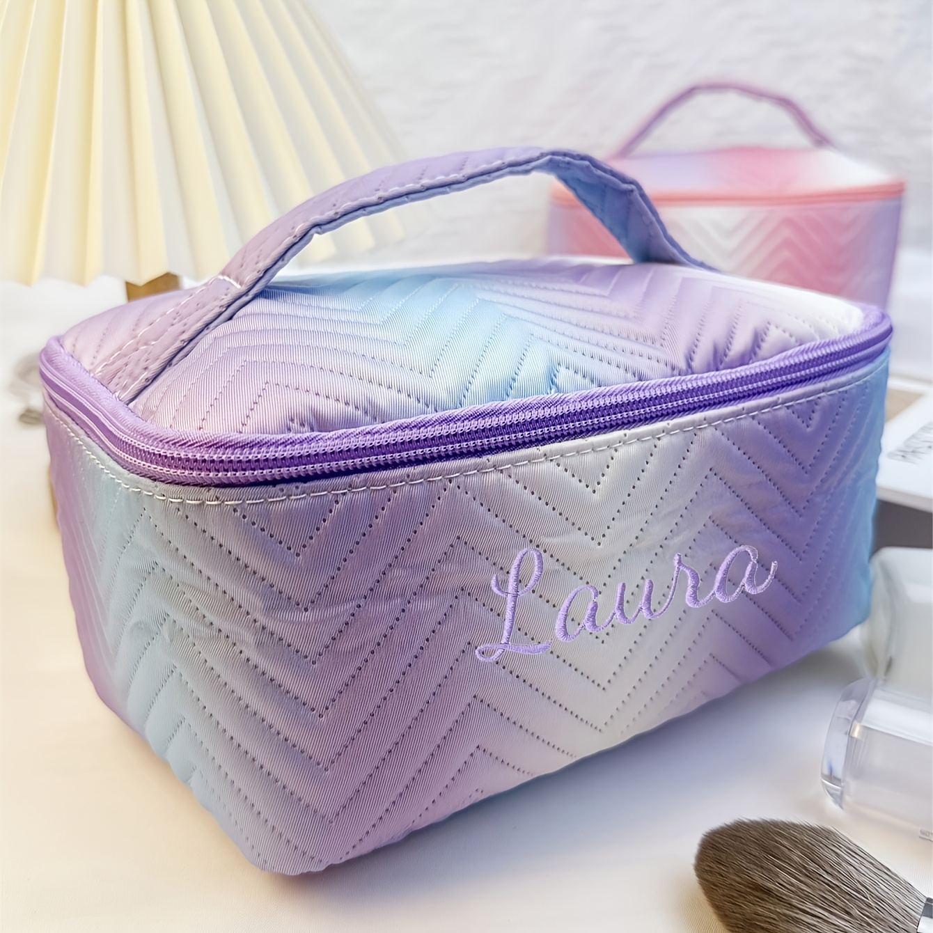 TEMU Trousse de maquillage pour femme avec broderie personnalisée de nom/ - Organisateur de cosmétiques personnalisé à dégradé de couleurs avec