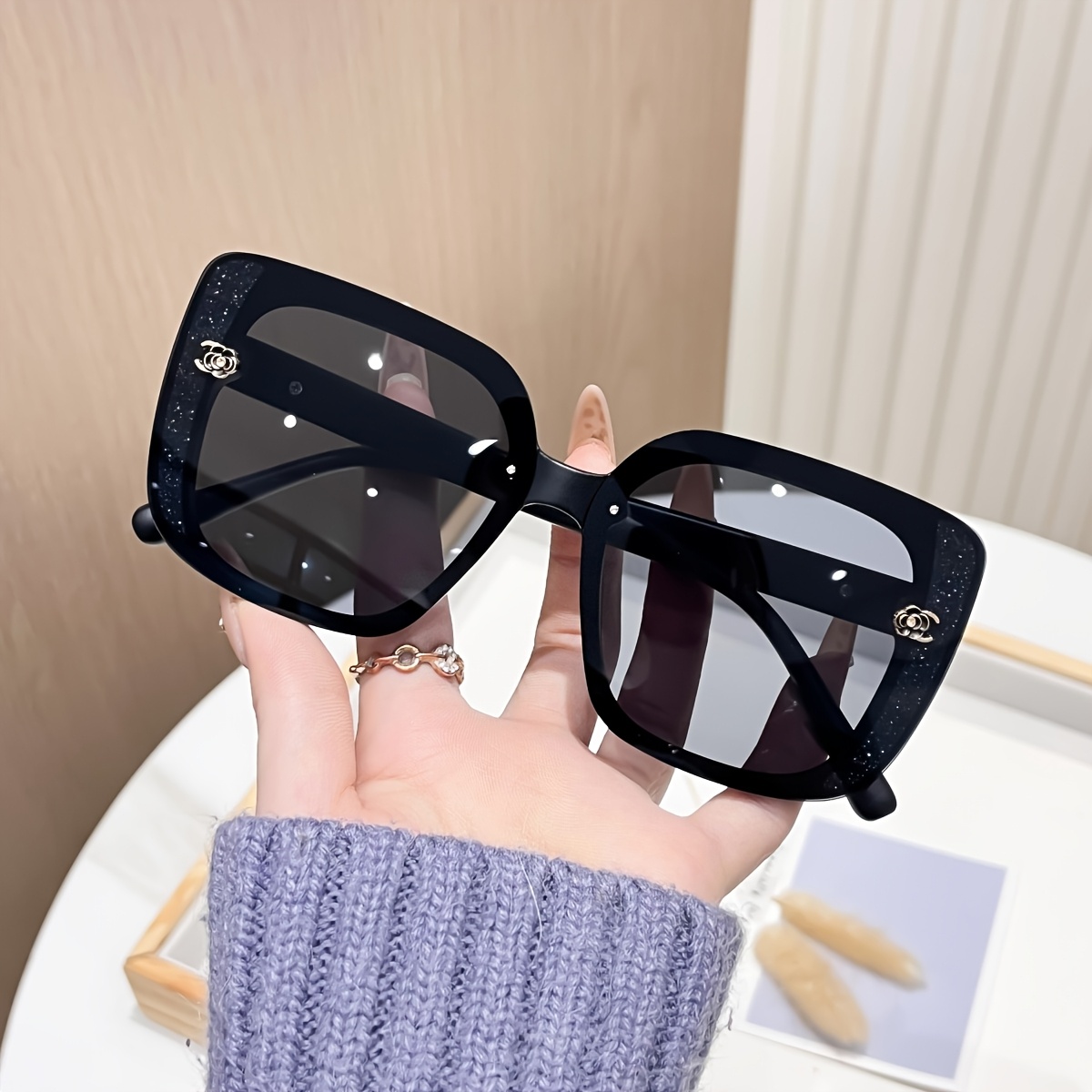 1 Pair of European and American Vintage Fashion Square-frame Women's Glasses, Classic and Stylish, Showcasing Elegance. Lightweight Frame Ideal for Street Photography, Makes a Perfect Gift