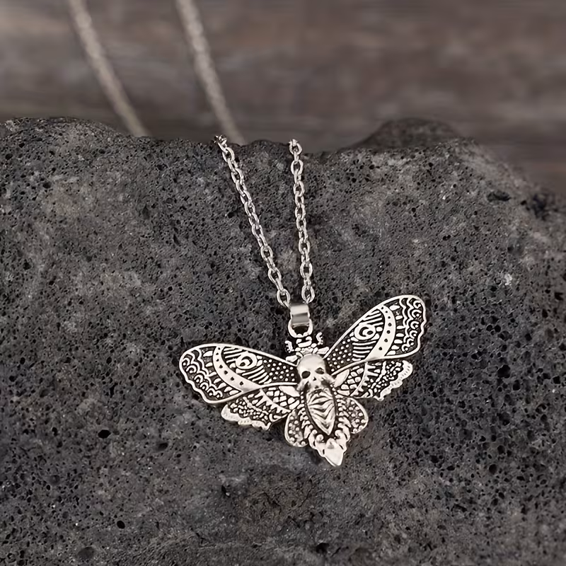 new ethnic style skull creative necklace from cross border europe and america Product details 1