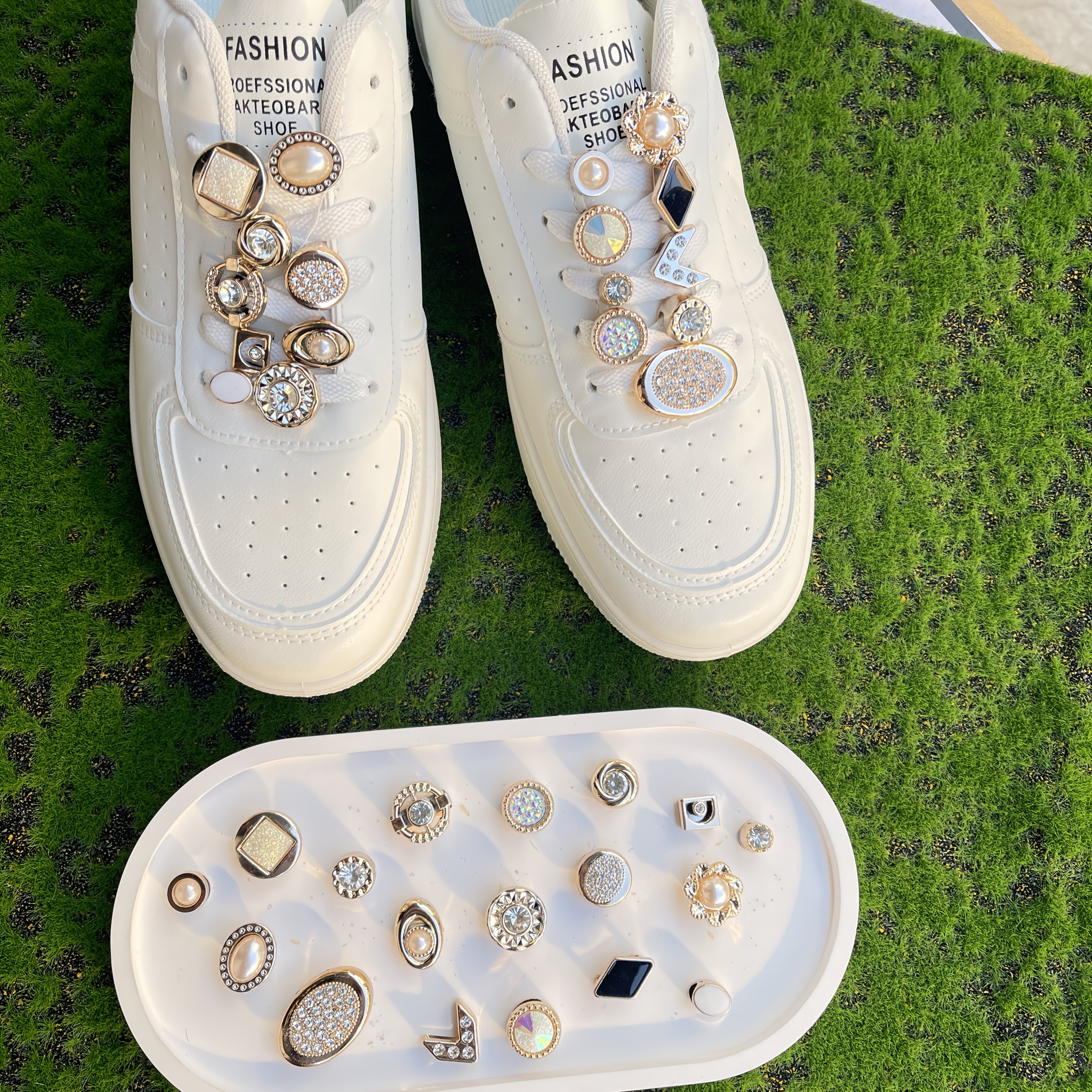 Image of 18pcs Diy Rhinestone Shoe Accessory Set, Detachable Pieces, Suitable For Shoelaces, Ideal Gift For Fashion Enthusiasts, Suitable For Sneakers