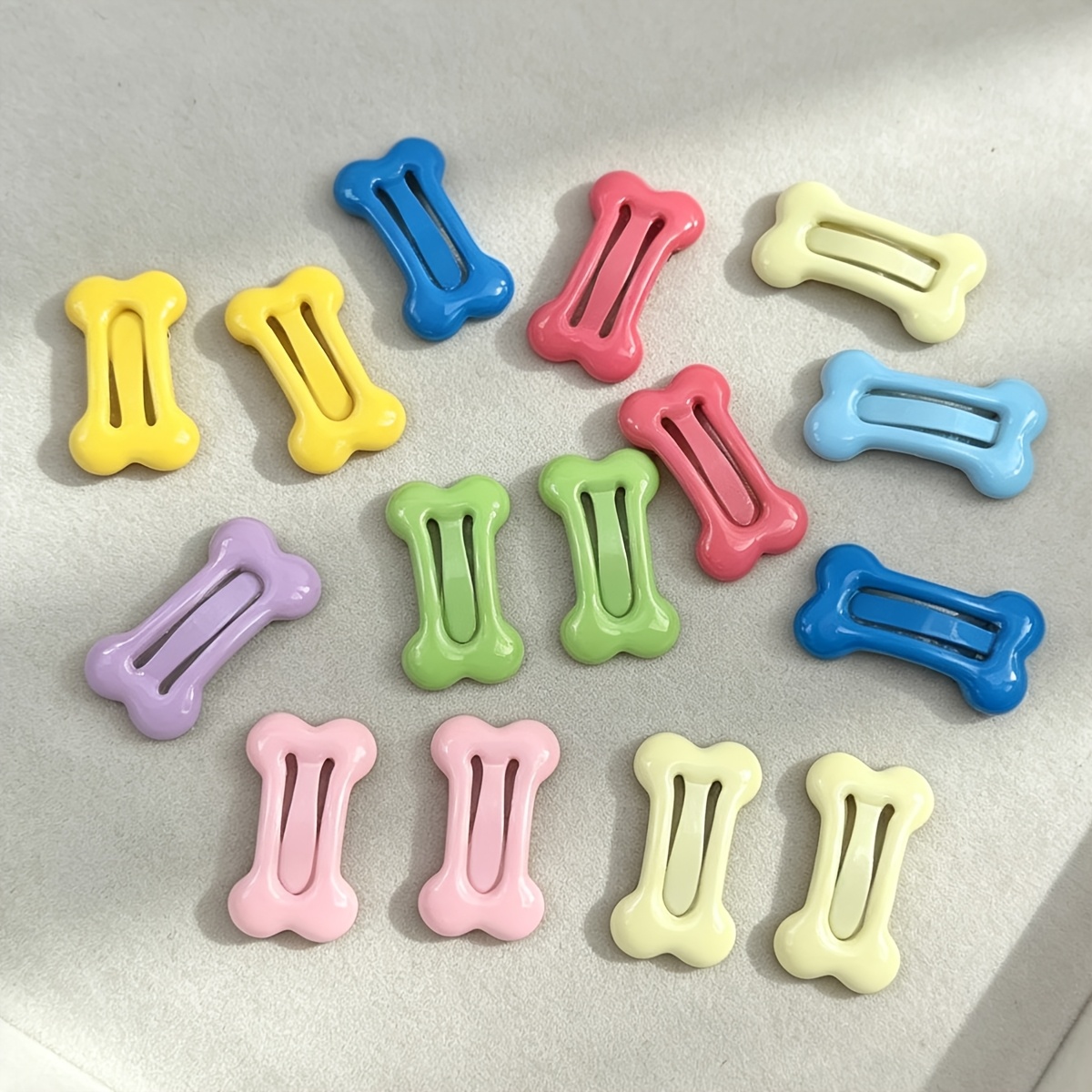 cute   hair clip colorful bone hair clip pet hair accessory pet puppy kitten hair clip puppy pet grooming jewelry fashion bone shaped small pet hair clip random color Product details 1