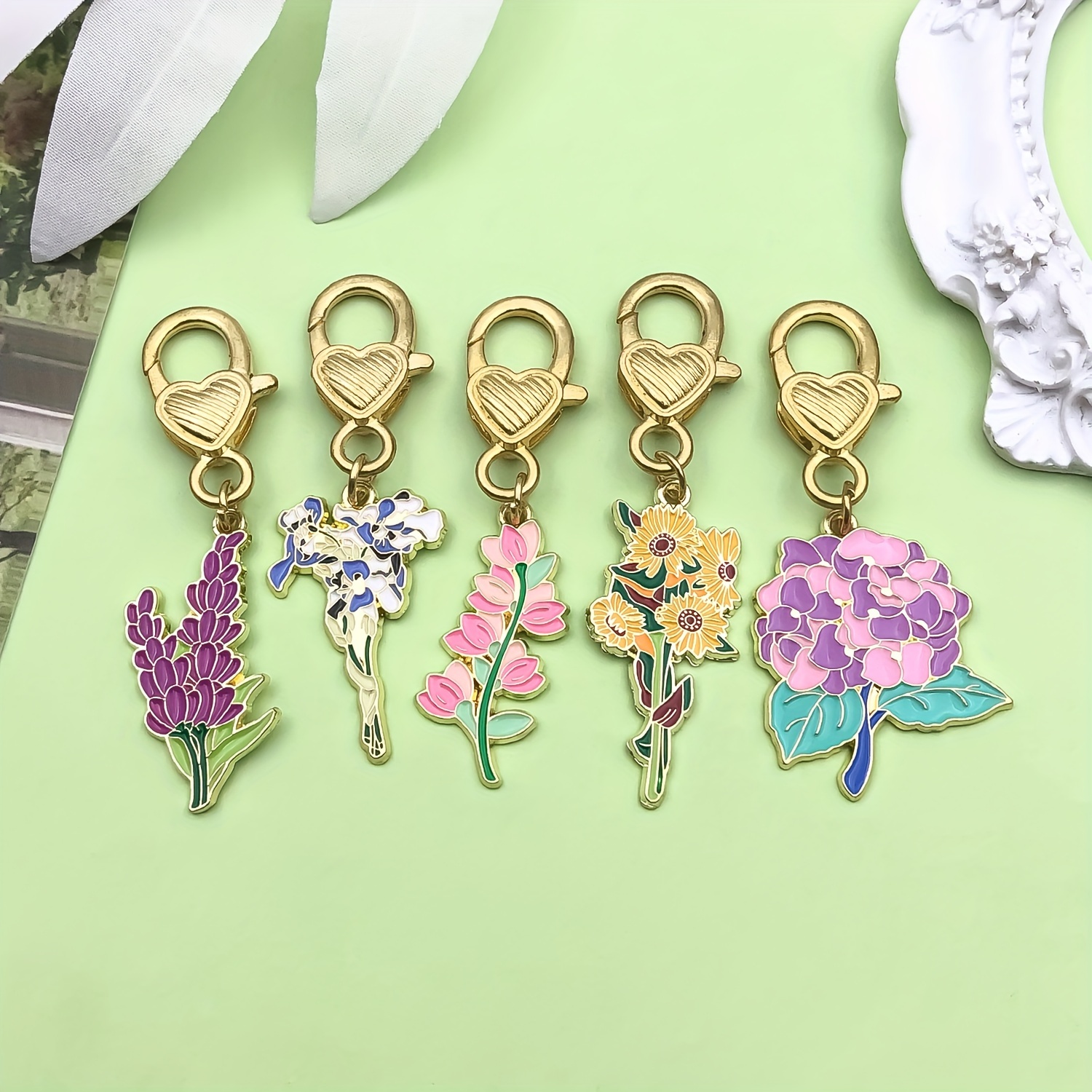 

Fashion Enamel Flower Keychain Charms Set Of 5, Zinc Alloy Multicolor Floral Keyrings, Decorative Purse Backpack Pendants, Stylish Gift For Women And Friends - Unplated