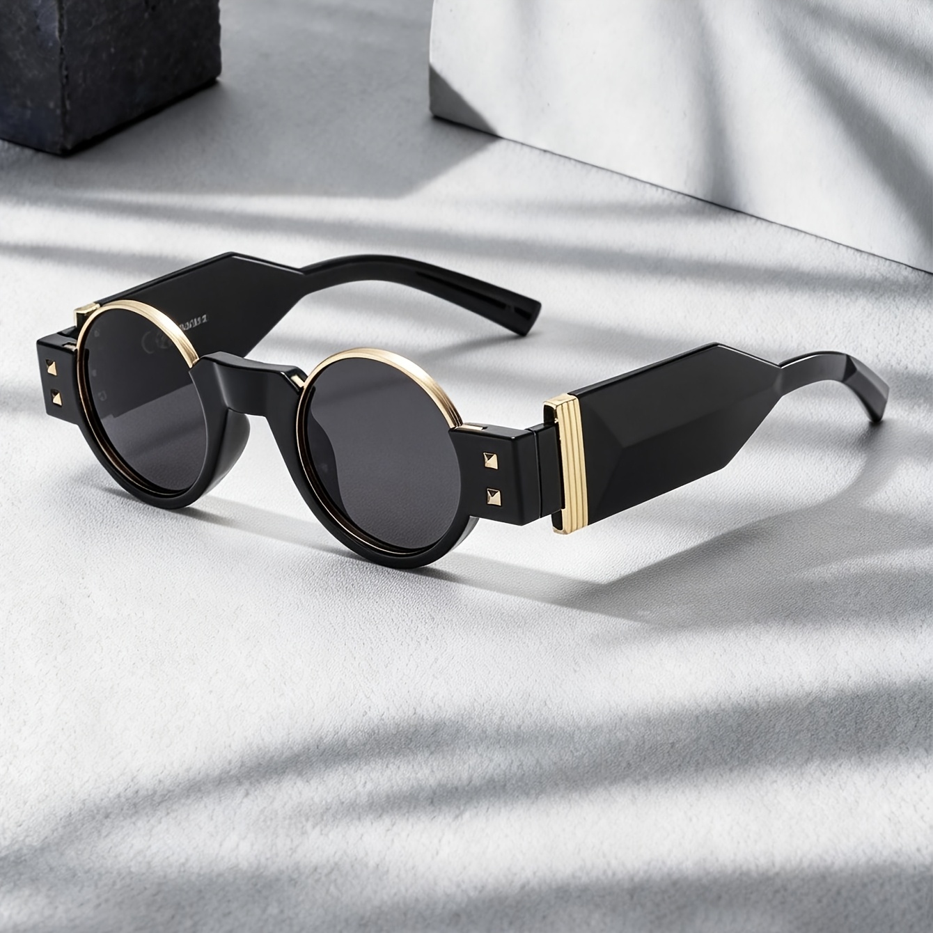 Retro Round Frame Metal Trim Travel Vacation Unisex Trendy Sunglasses