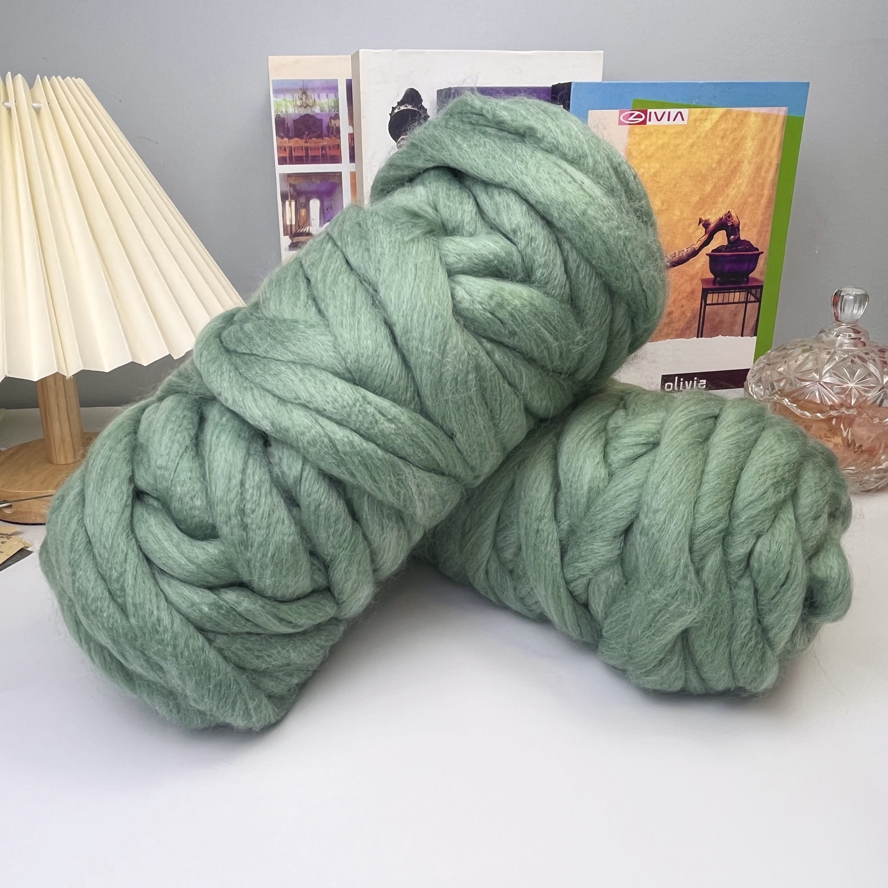 Image of : 2 Skeins (1 Jin) Of Extra-thick Icelandic. Made From 100% High-quality Acrylic, Hand-knitted In A Chunky Style. Suitable For Making Hats, Scarves, Cat Beds, And Blankets