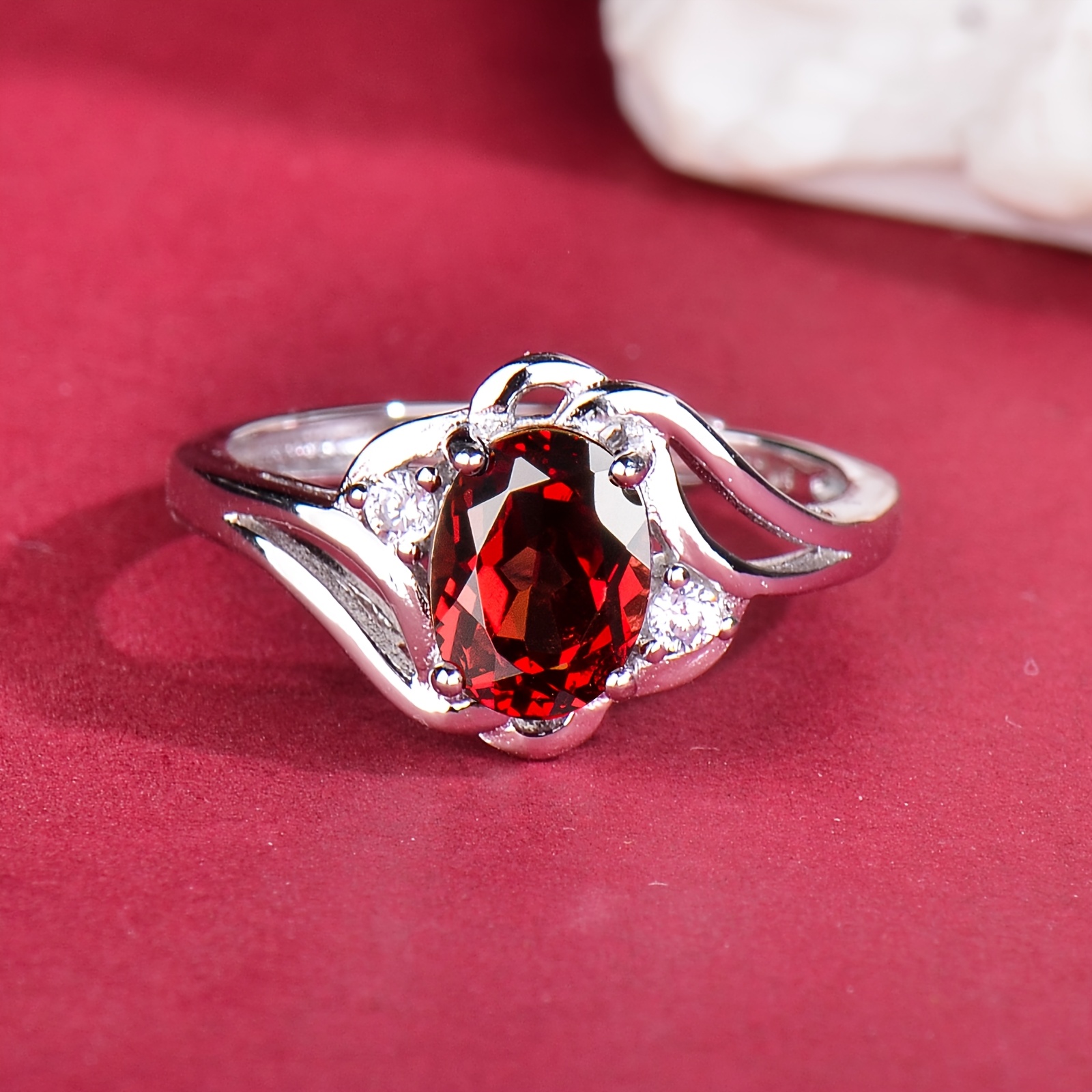 Image of 925 Silvery Inlaid Garnet Ring, Suitable For Ladies, Red Main Stone, Simple And Exquisite, For Mom, For Lover, Valentine's Day Gift, Christmas Gift, Mother's Day Gift.