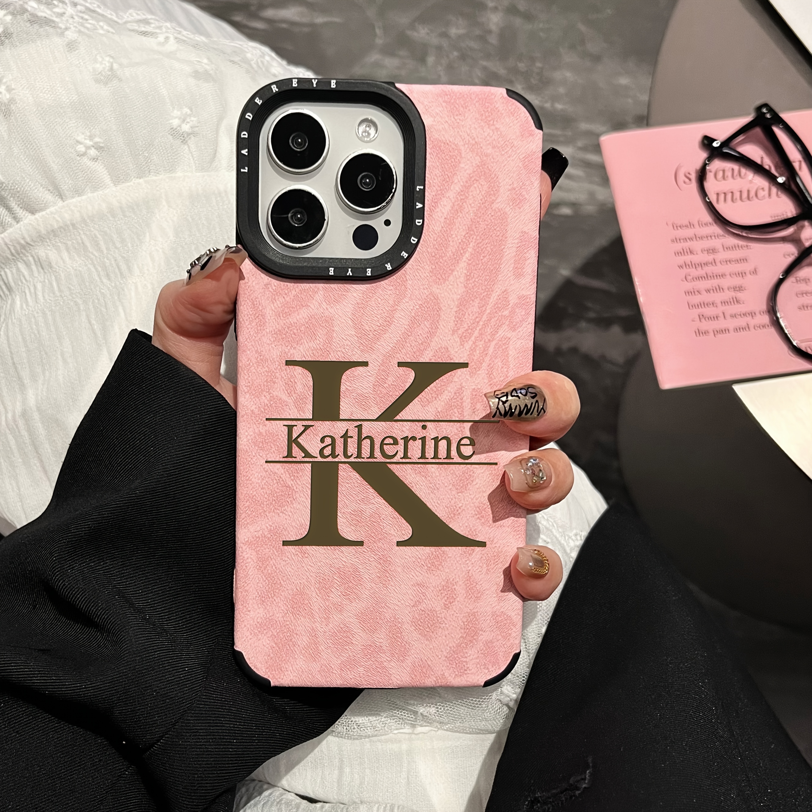 E-shop Personalisierte Initialen Namens Handyhülle für iPhone 17 16 15 14 13 12 11 Pro Max Luxus Rosa Leopardenmuster Laser Gravur Großbuchstaben