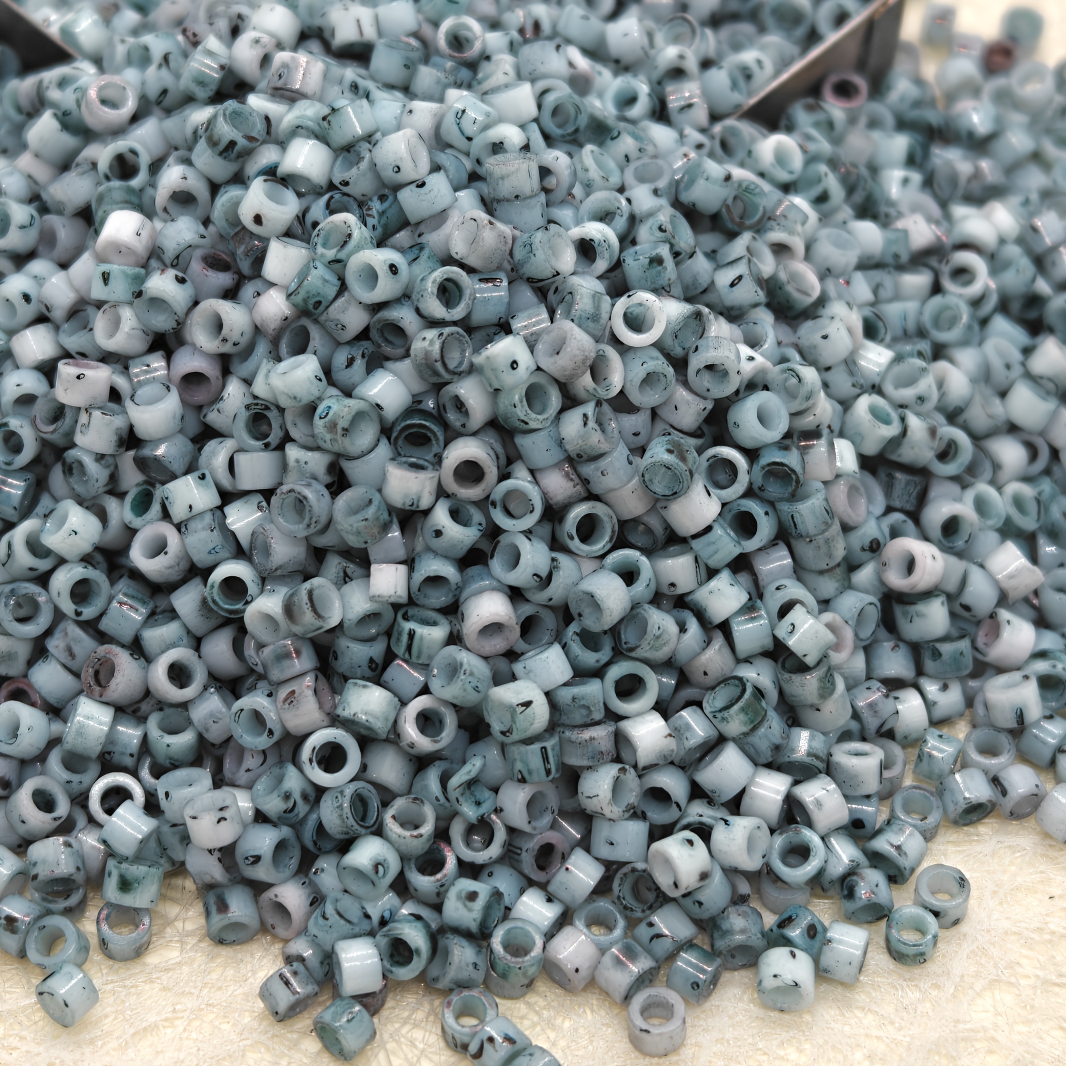 18 Colors Beading Kit with 2.5mm Glass Seed Beads